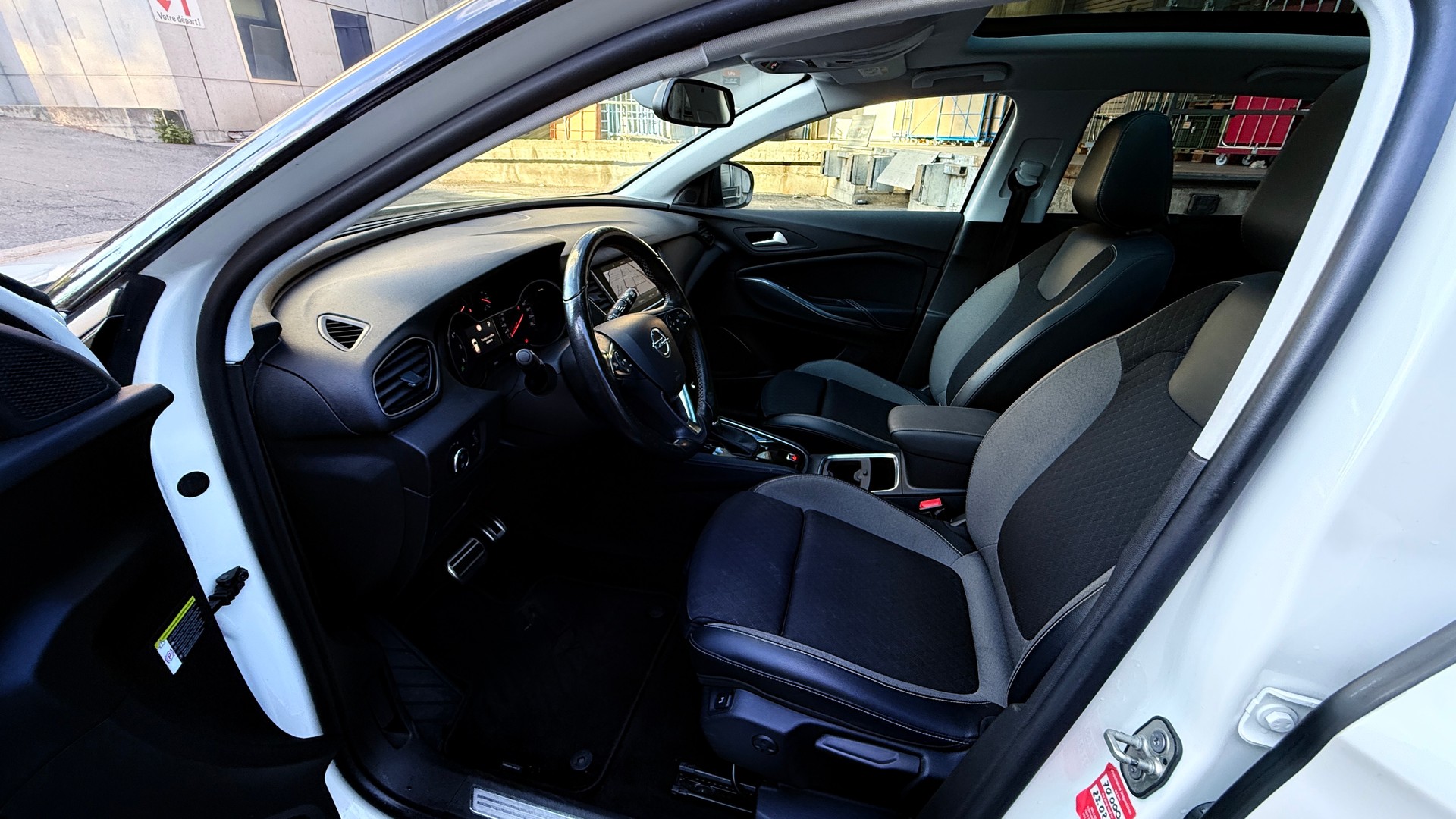 OPEL Grandland X 1.2i TP Excellence Automatik-image-9