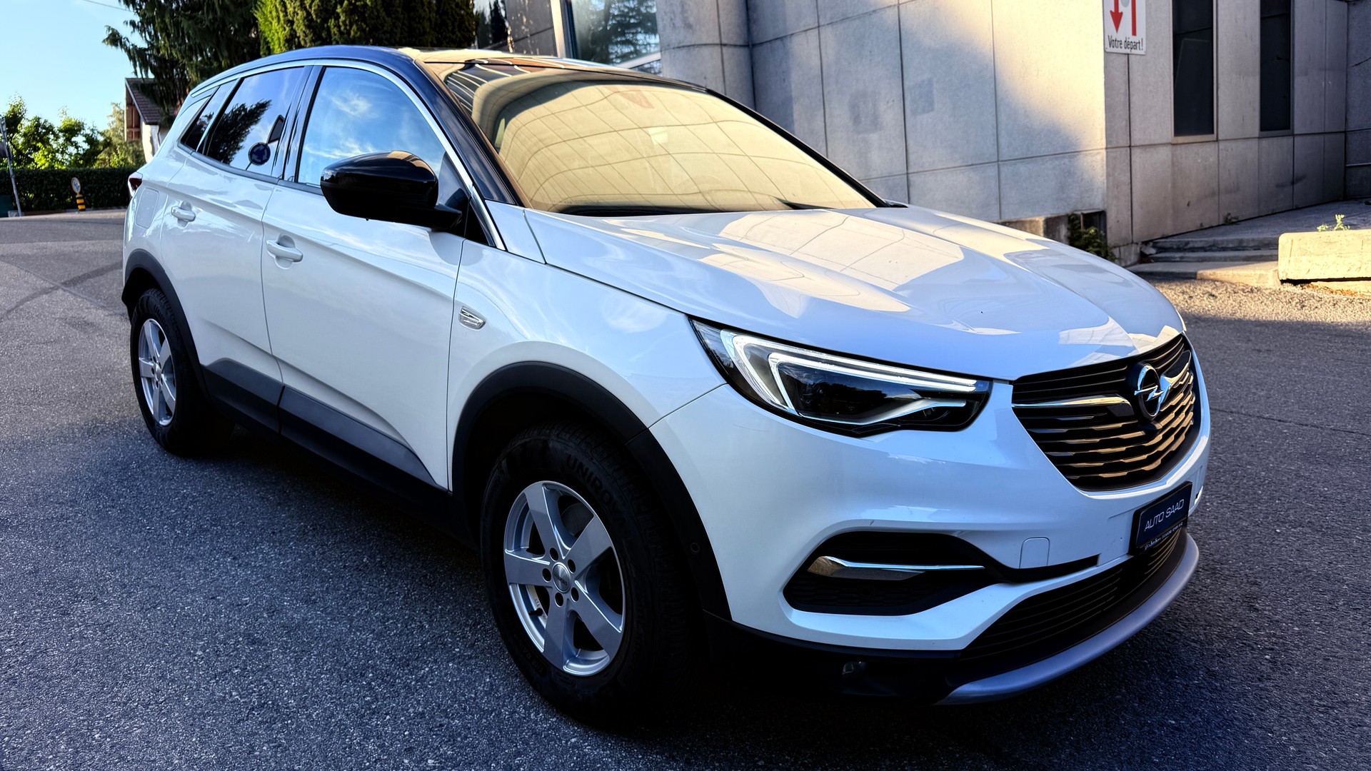 OPEL Grandland X 1.2i TP Excellence Automatik-image-1