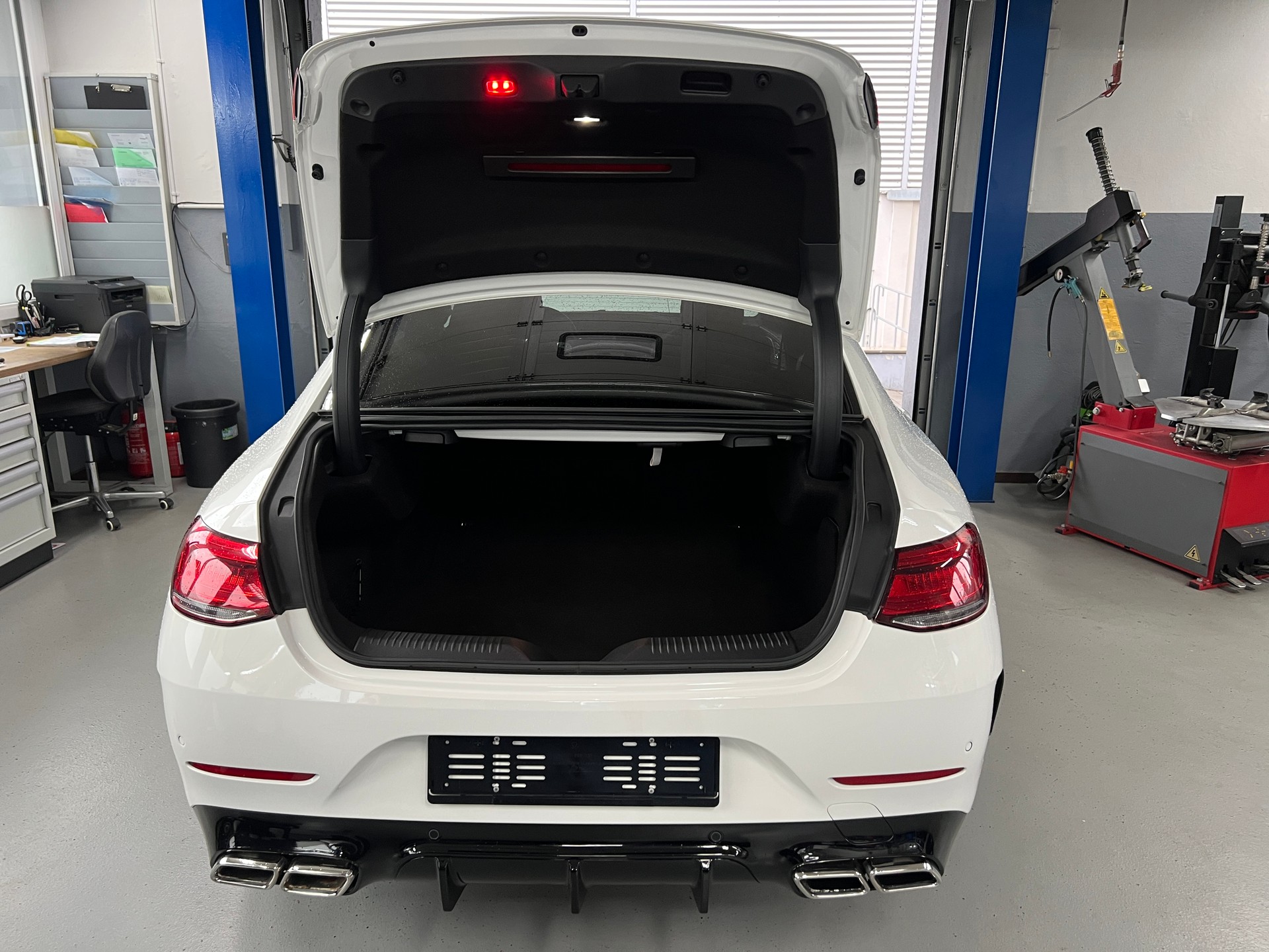MERCEDES-BENZ CLS 350 AMG Line 9G-Tronic-image-9