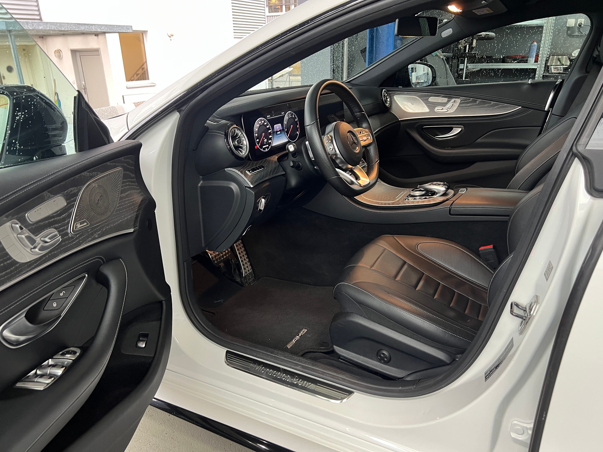 MERCEDES-BENZ CLS 350 AMG Line 9G-Tronic-image-4