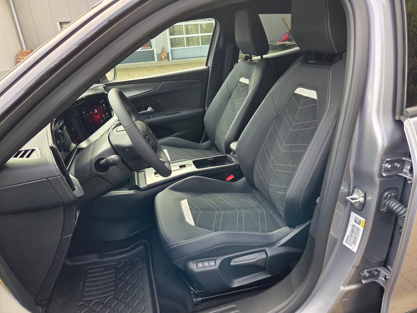 OPEL Mokka 1.2 Direct Injection Turbo MHEV GS VIVA-image-11