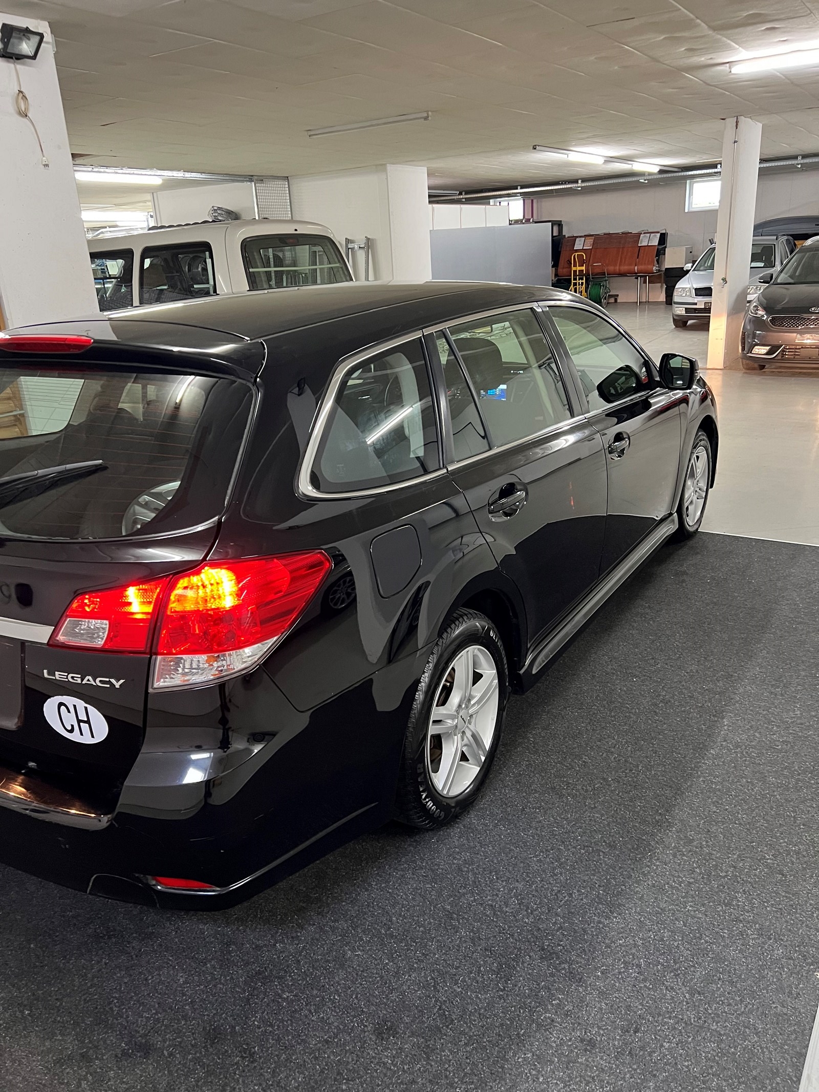 SUBARU Legacy 2.0i Swiss AWD Lineartronic-image-5