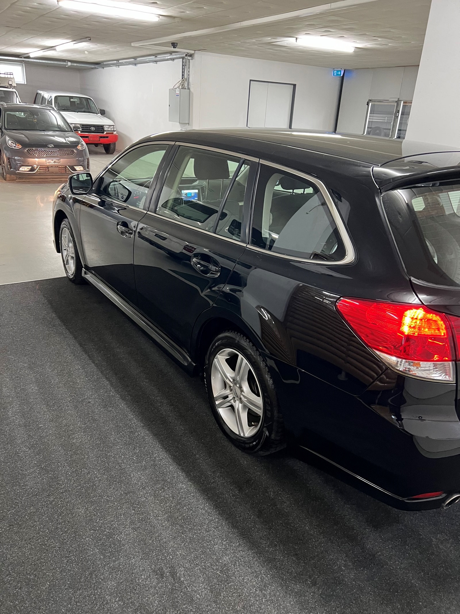 SUBARU Legacy 2.0i Swiss AWD Lineartronic-image-4