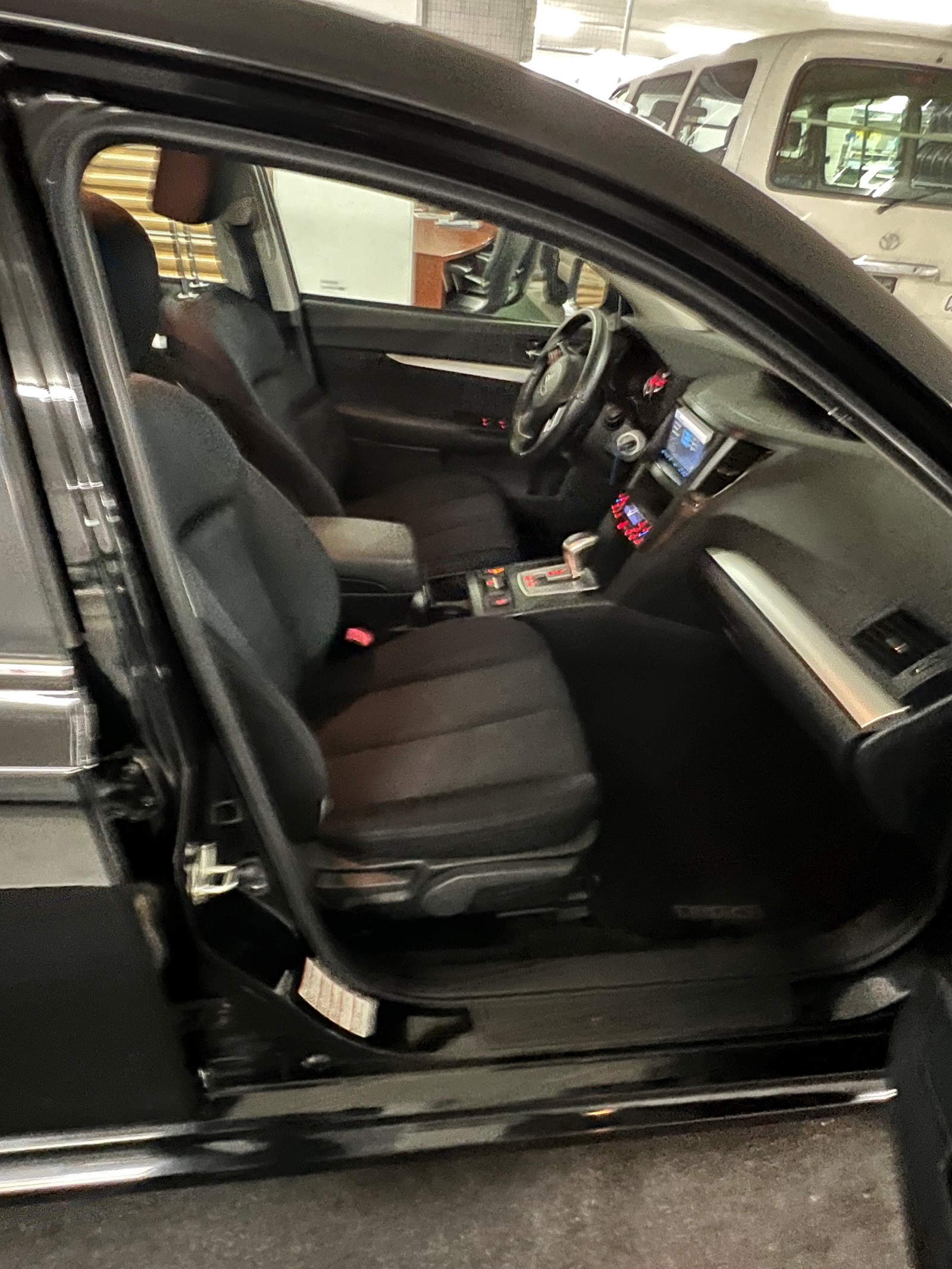 SUBARU Legacy 2.0i Swiss AWD Lineartronic-image-9