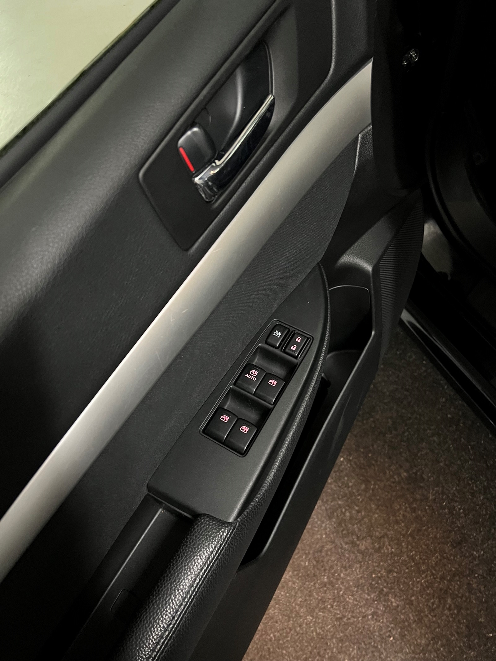 SUBARU Legacy 2.0i Swiss AWD Lineartronic-image-11