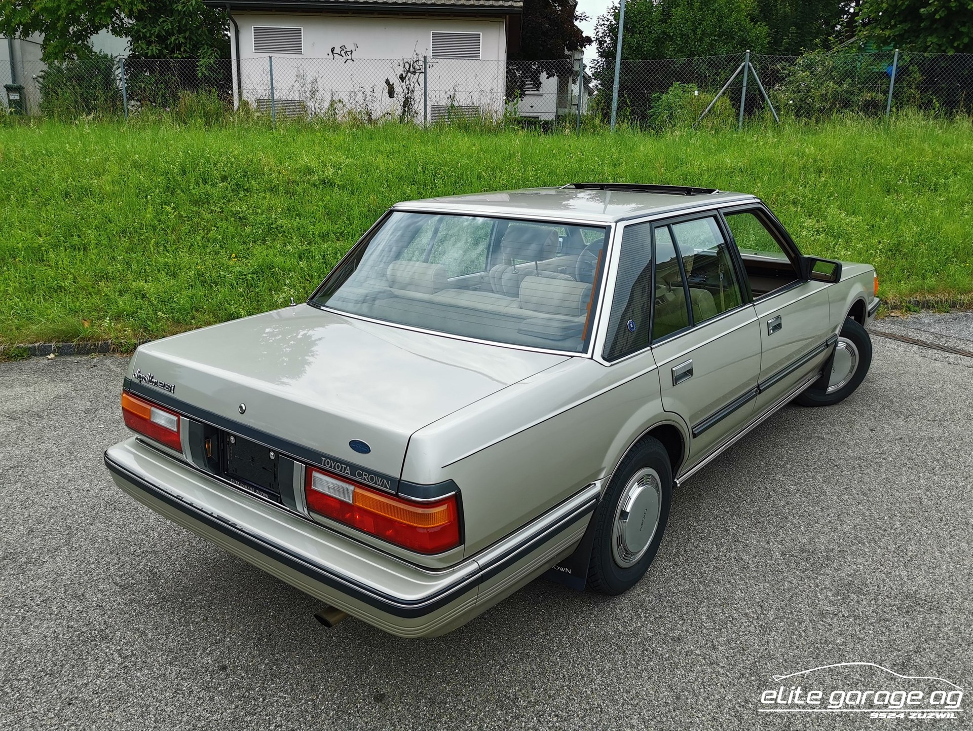 TOYOTA Crown 2800i Super Saloon-image-4