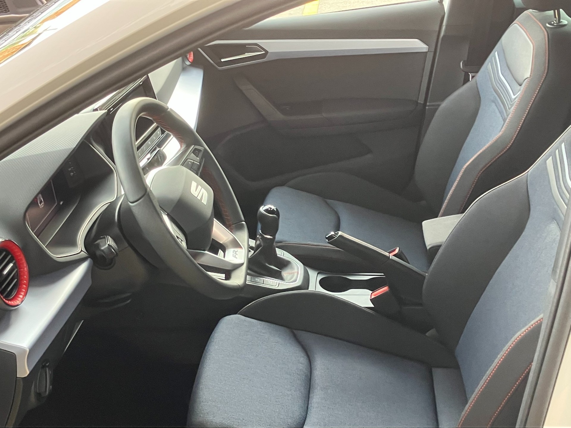 SEAT Ibiza 1.0 EcoTSI FR-image-8