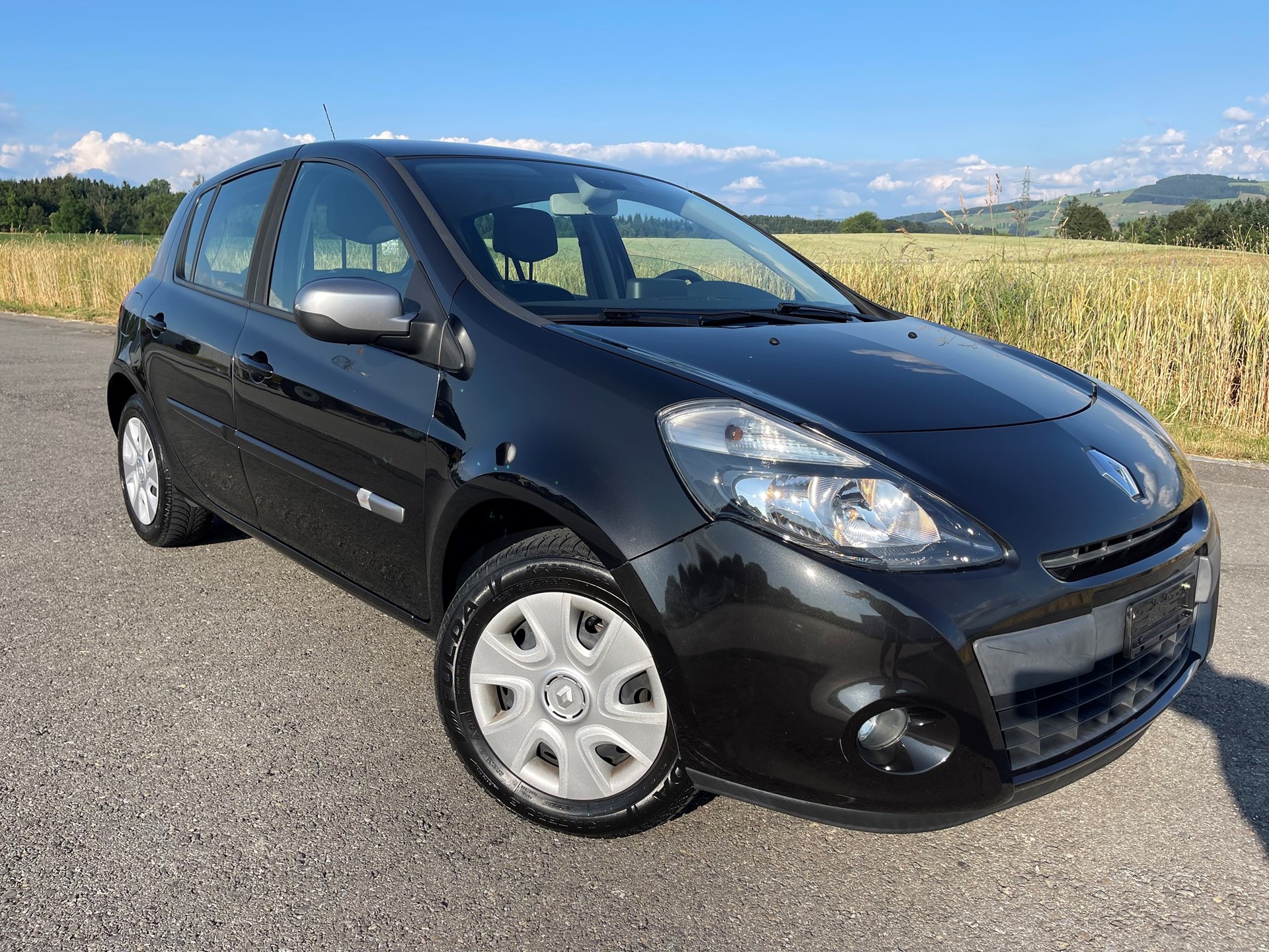 RENAULT Clio 1.2 16V Turbo Night&Day-image-1
