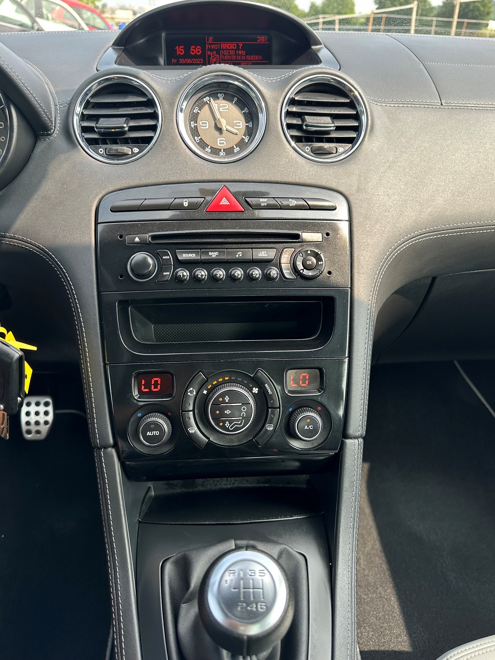 PEUGEOT RCZ 1.6 Turbo-image-13
