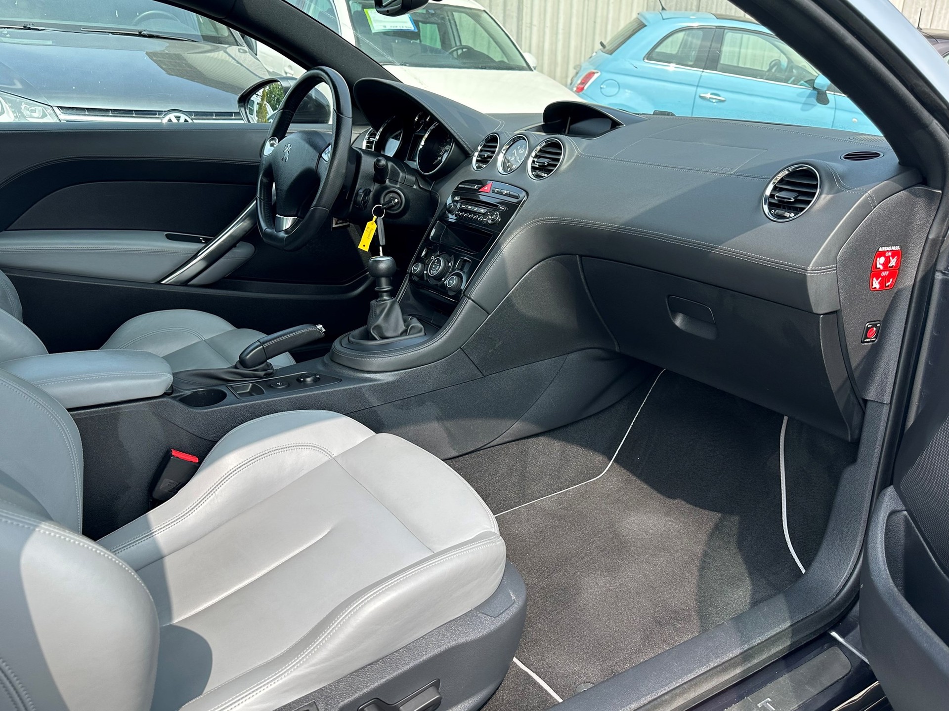 PEUGEOT RCZ 1.6 Turbo-image-6