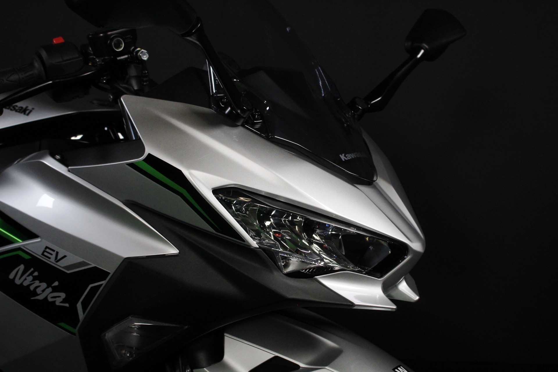 KAWASAKI Ninja e-1-showroom-element-2