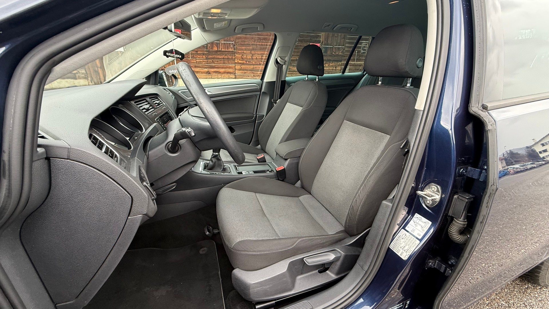 VW Golf Variant 1.6 TDI Trendline 4Motion-image-12