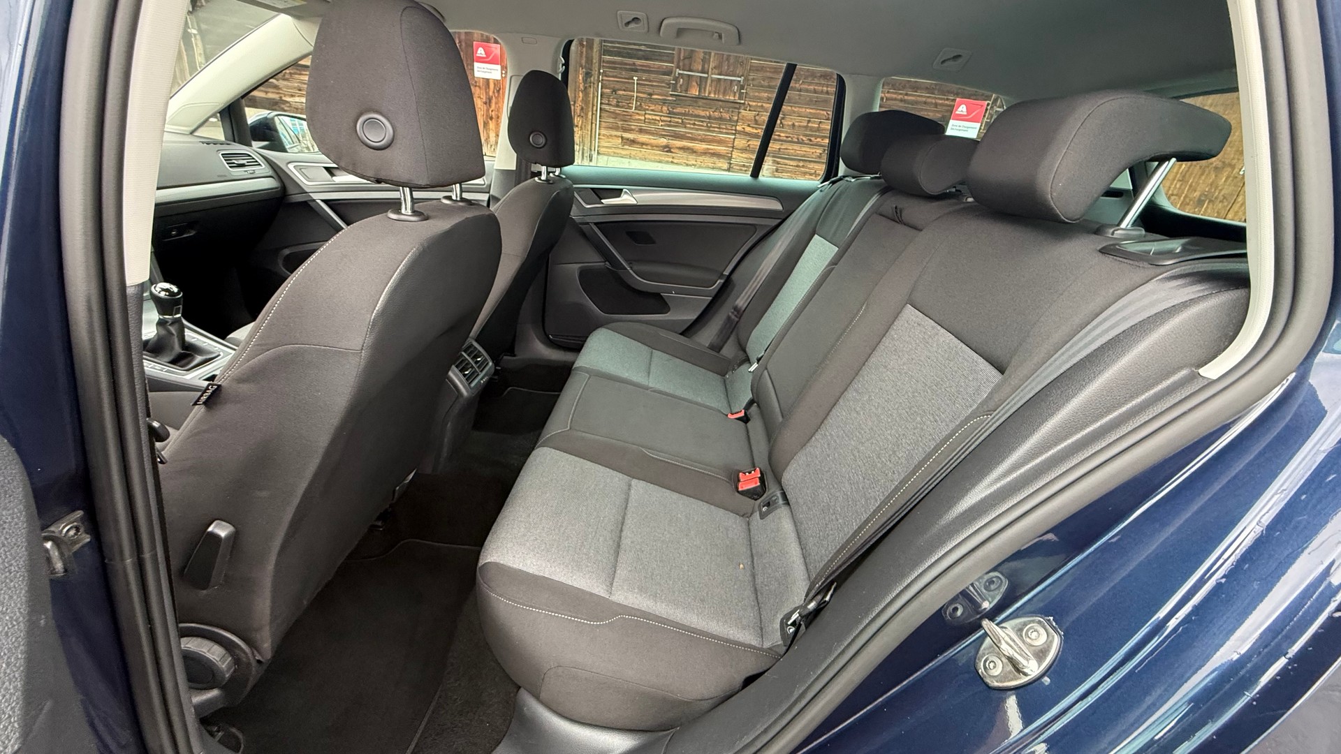 VW Golf Variant 1.6 TDI Trendline 4Motion-image-11