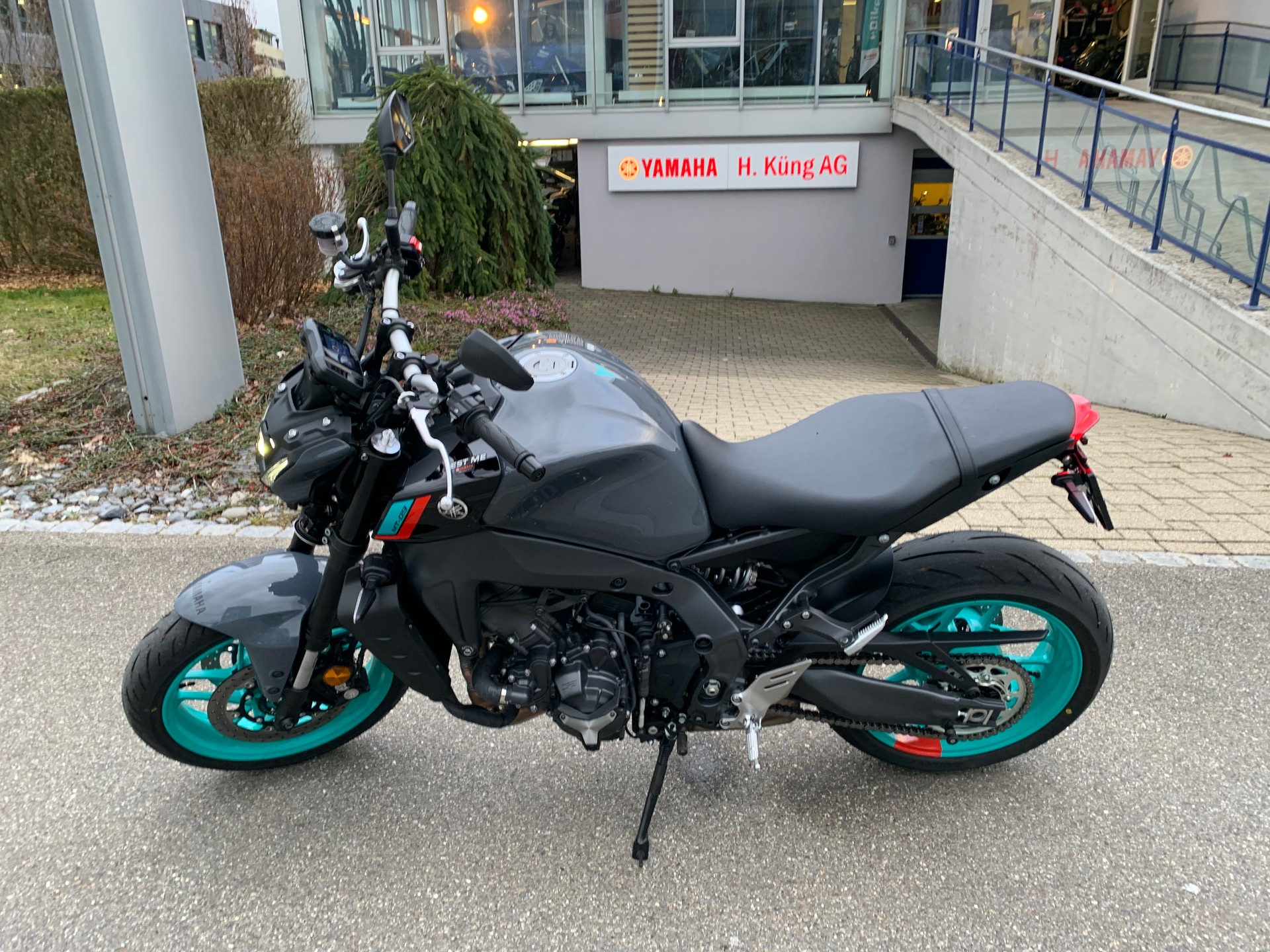 YAMAHA MT-09