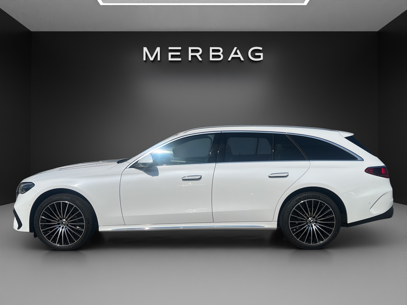 MERCEDES-BENZ E 220 d T 4Matic 9G-Tronic-image-1