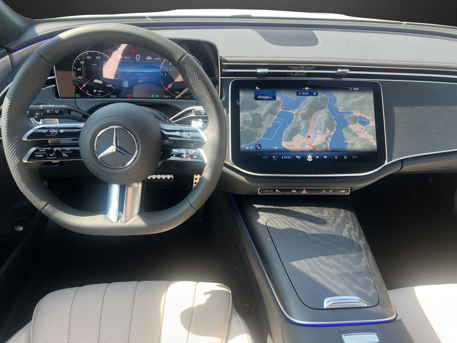MERCEDES-BENZ E 220 d T 4Matic 9G-Tronic-image-10