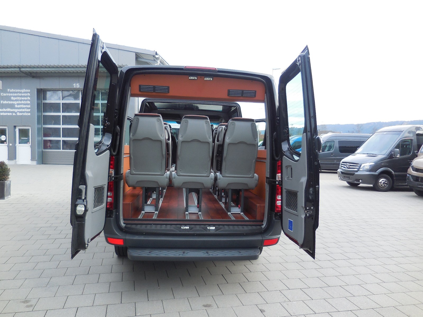 MERCEDES-BENZ Cabriobus (D02)-image-4