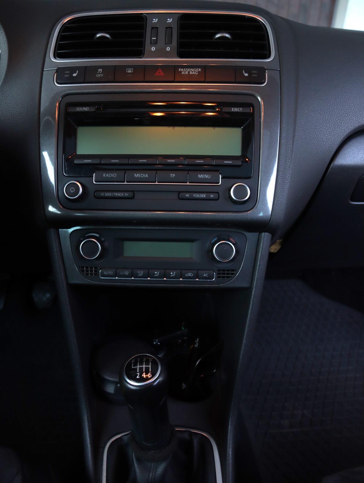 VW Polo 1.2 TSI Highline-image-9