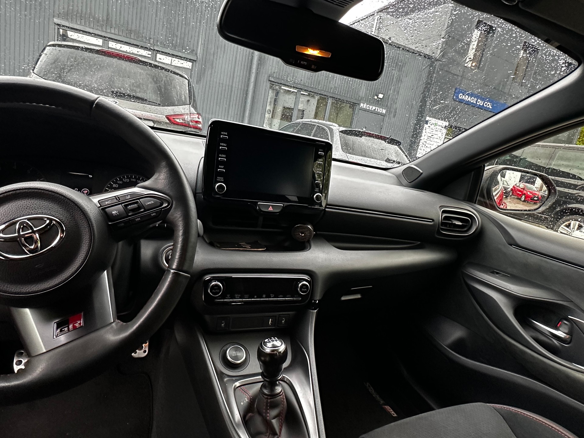 TOYOTA Yaris 1.6 GR Sport-image-6