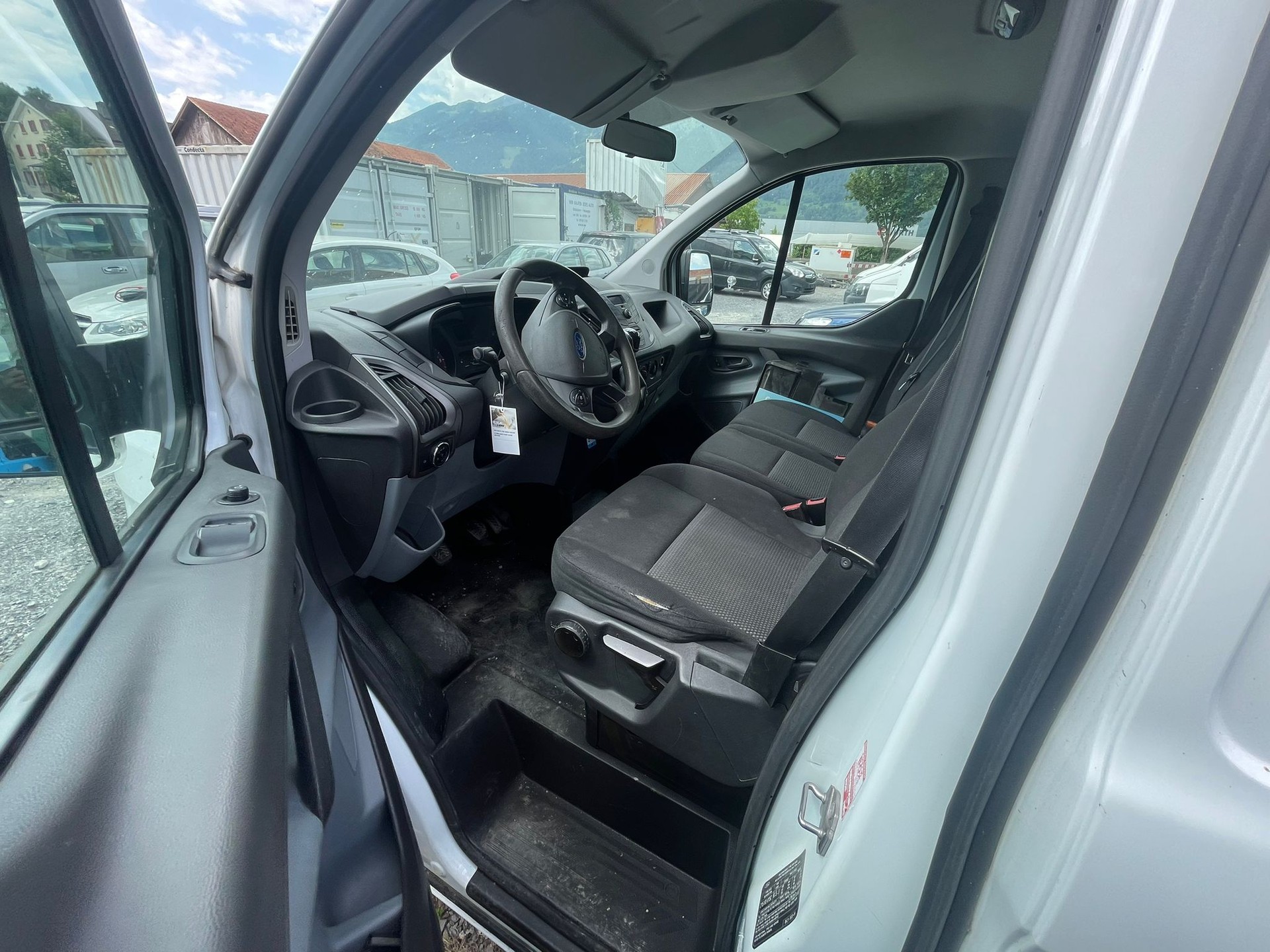 FORD Transit Custom Van 250 L1H1 Level 2-image-5