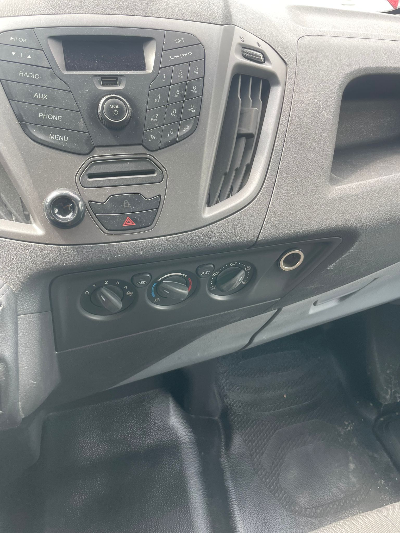 FORD Transit Custom Van 250 L1H1 Level 2-image-12