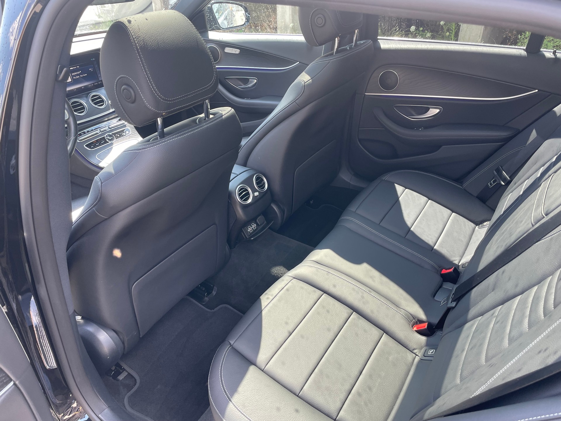 MERCEDES-BENZ E 220 d AMG Line 4Matic 9G-Tronic-image-5