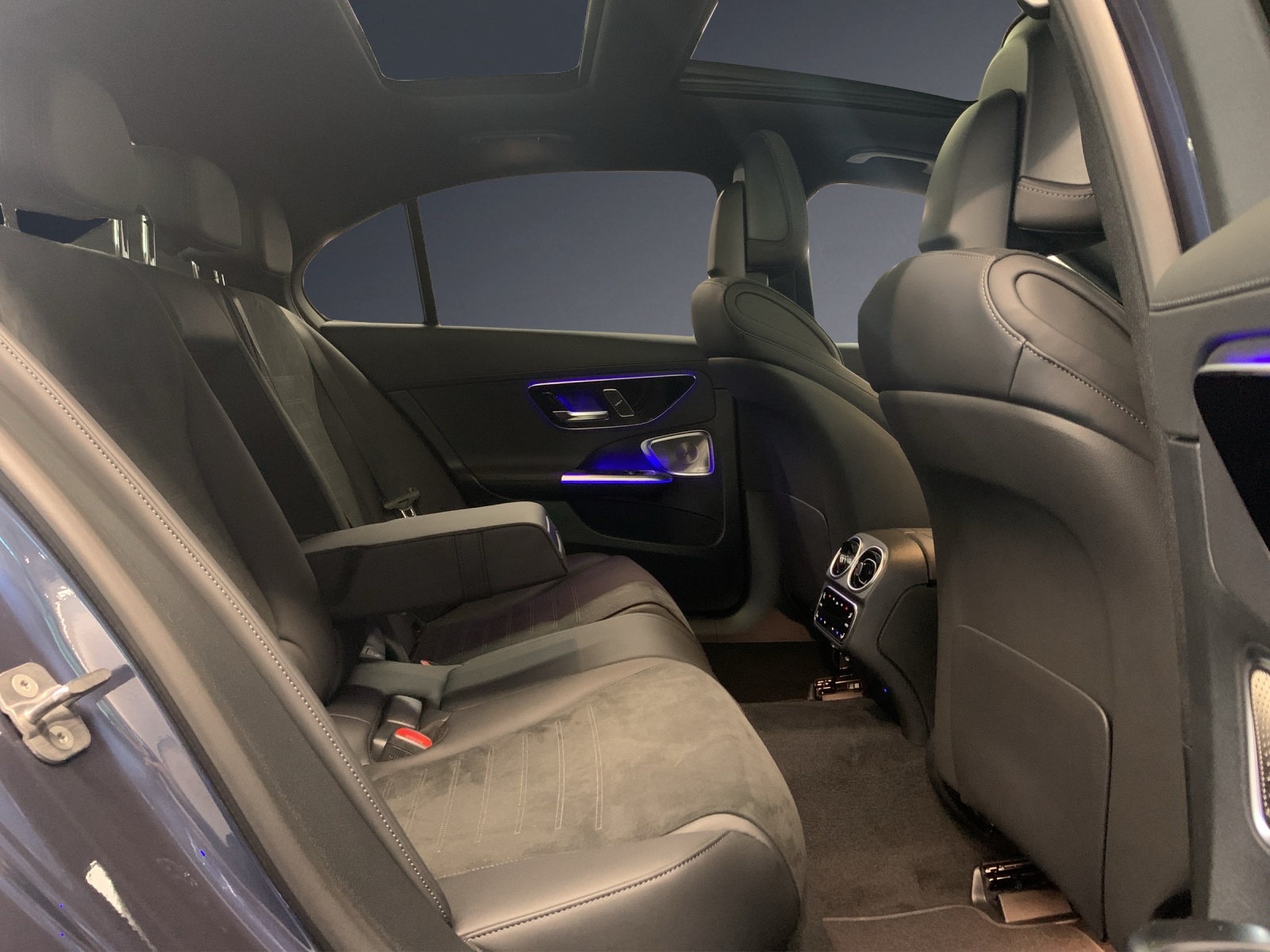 MERCEDES-BENZ C 200 Berline 4MATIC-image-11
