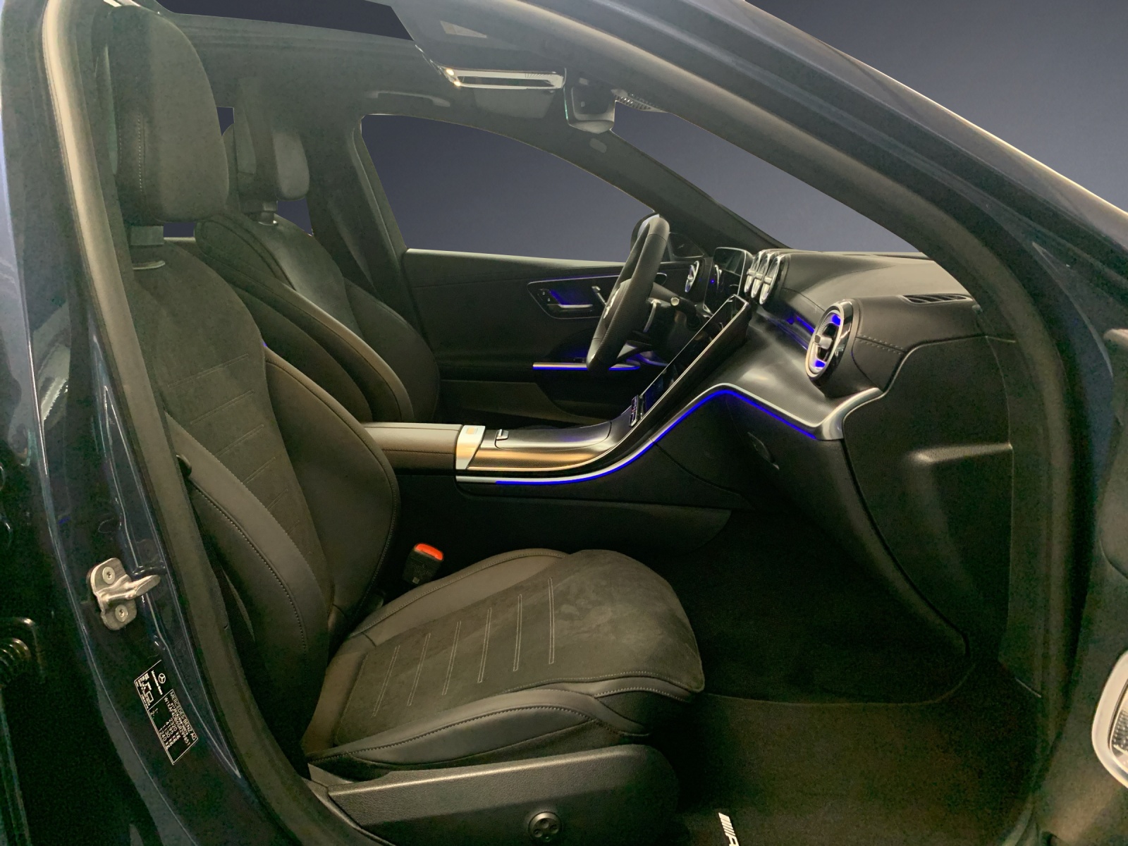 MERCEDES-BENZ C 200 Berline 4MATIC-image-7