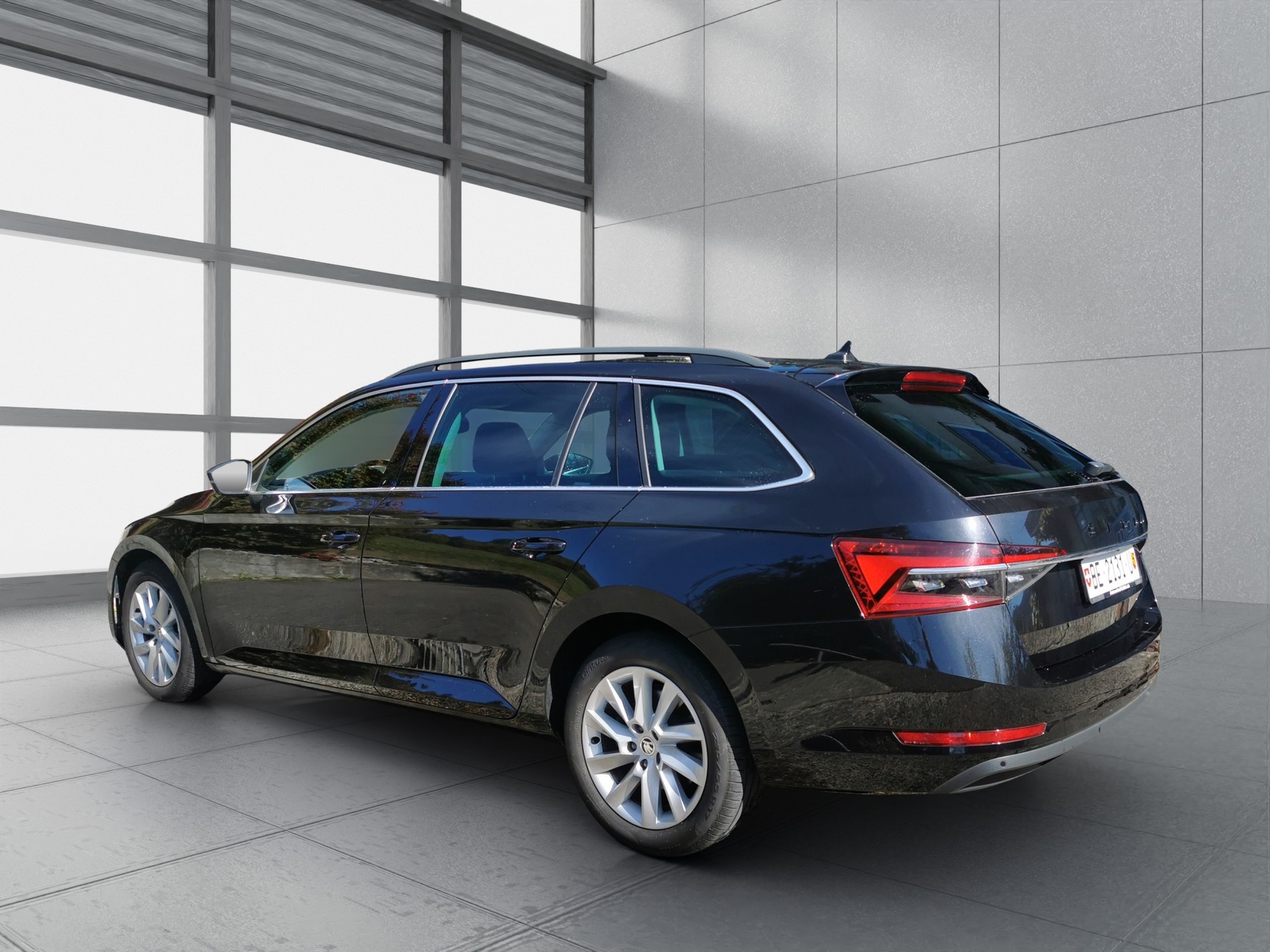 SKODA Superb Combi 2.0 TDi Ambition 4x4 DSG-image-3