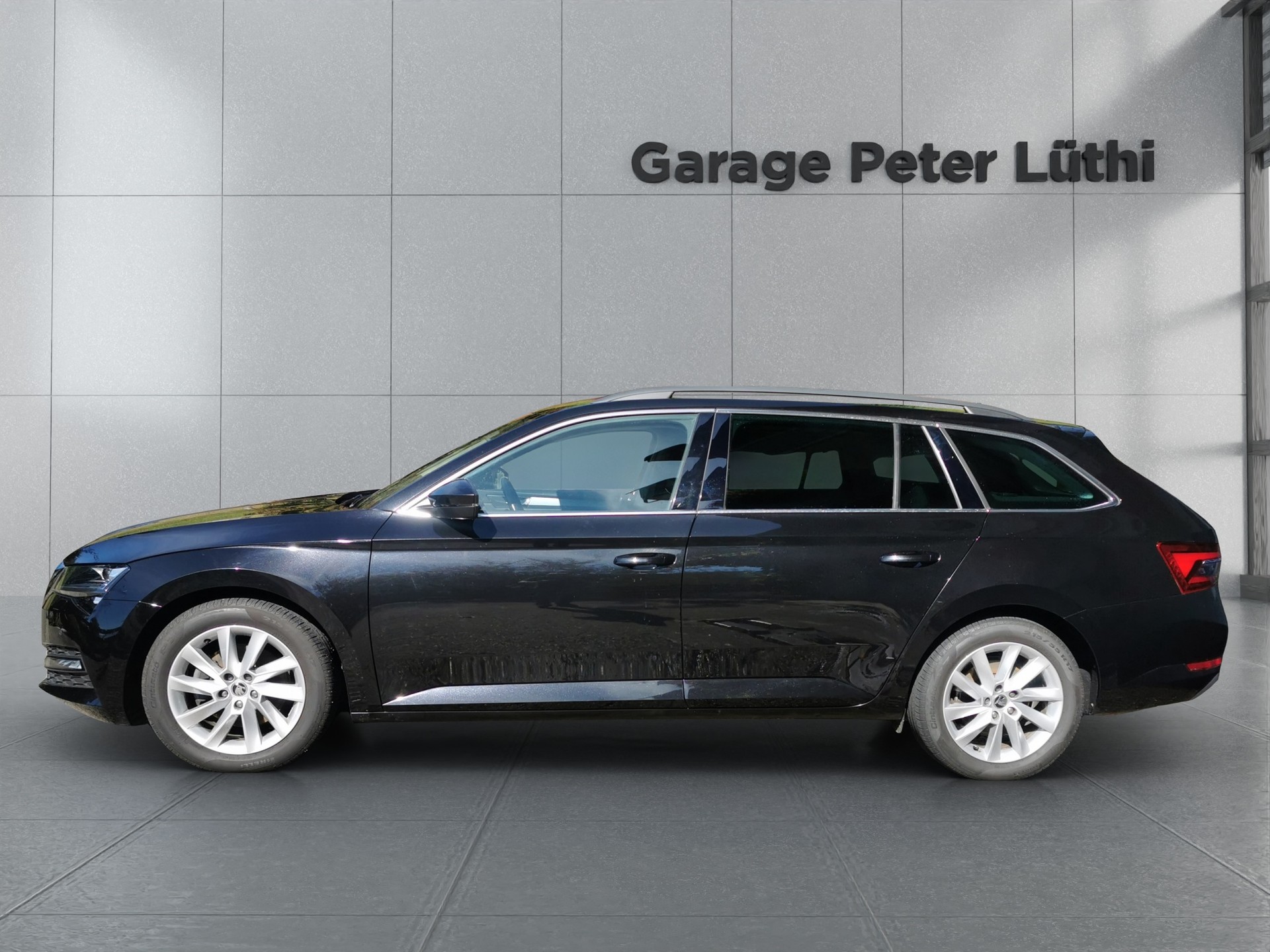 SKODA Superb Combi 2.0 TDi Ambition 4x4 DSG-image-4