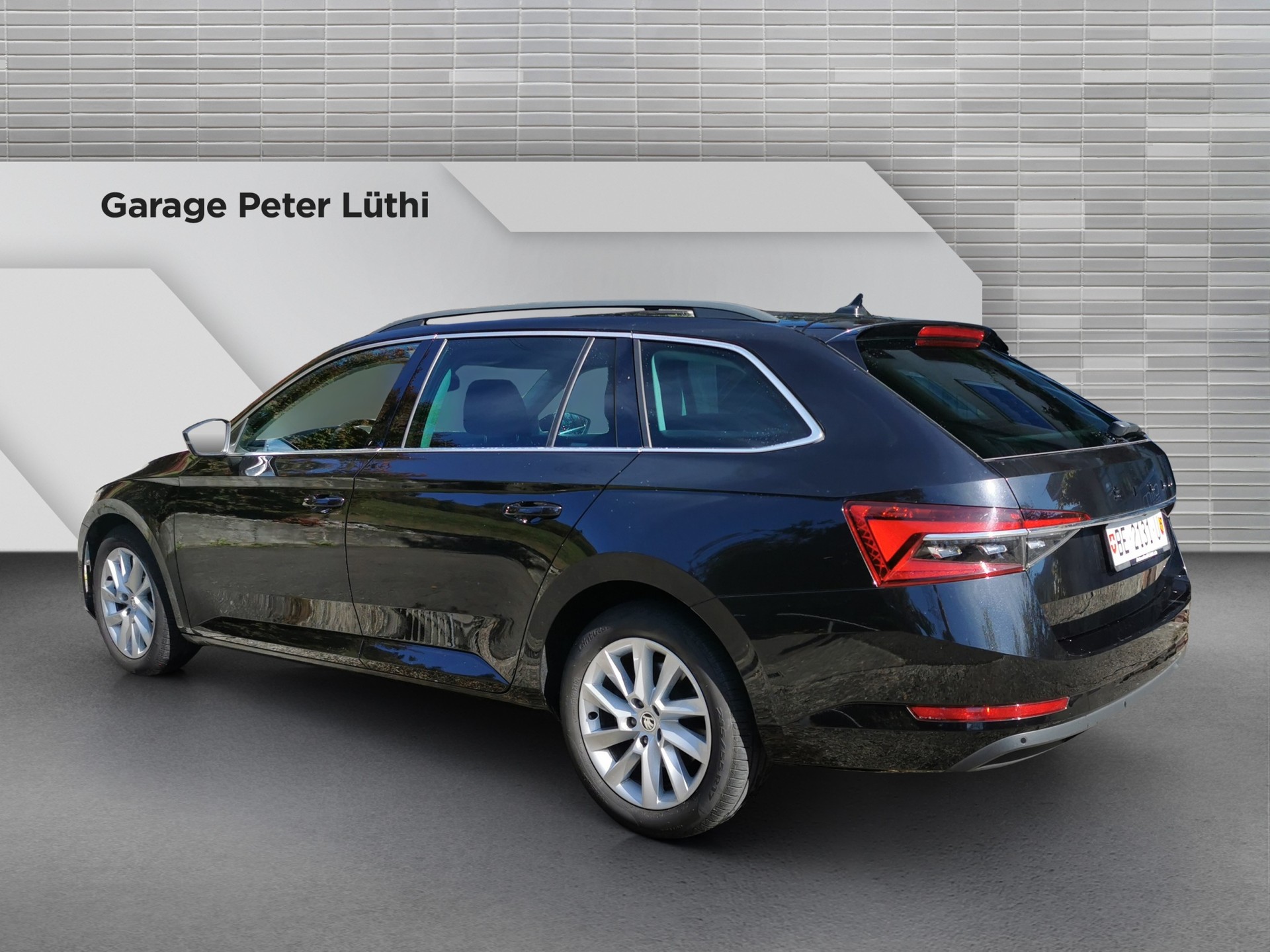 SKODA Superb Combi 2.0 TDi Ambition 4x4 DSG-image-2