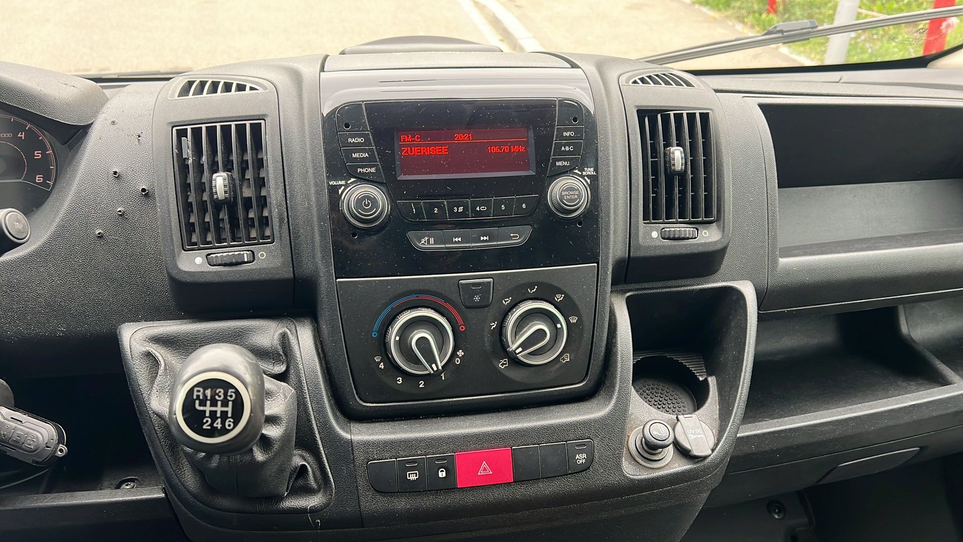 CITROEN Jumper 35 2.0 BlueHDi 160 Attraction L3H2-image-9