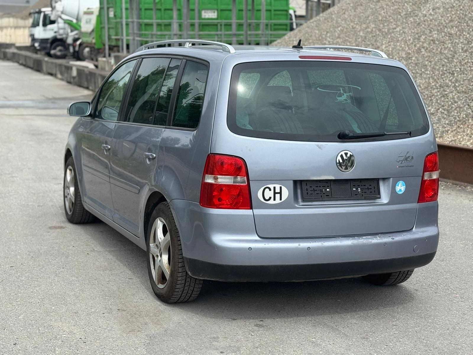 VW Touran 2.0 TDI Highline-image-2