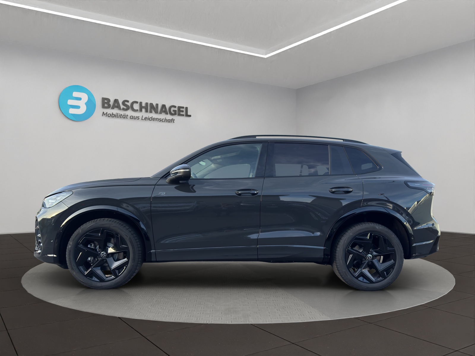 VW Tiguan 2.0 TDI SCR R-Line 4Motion DSG-image-1