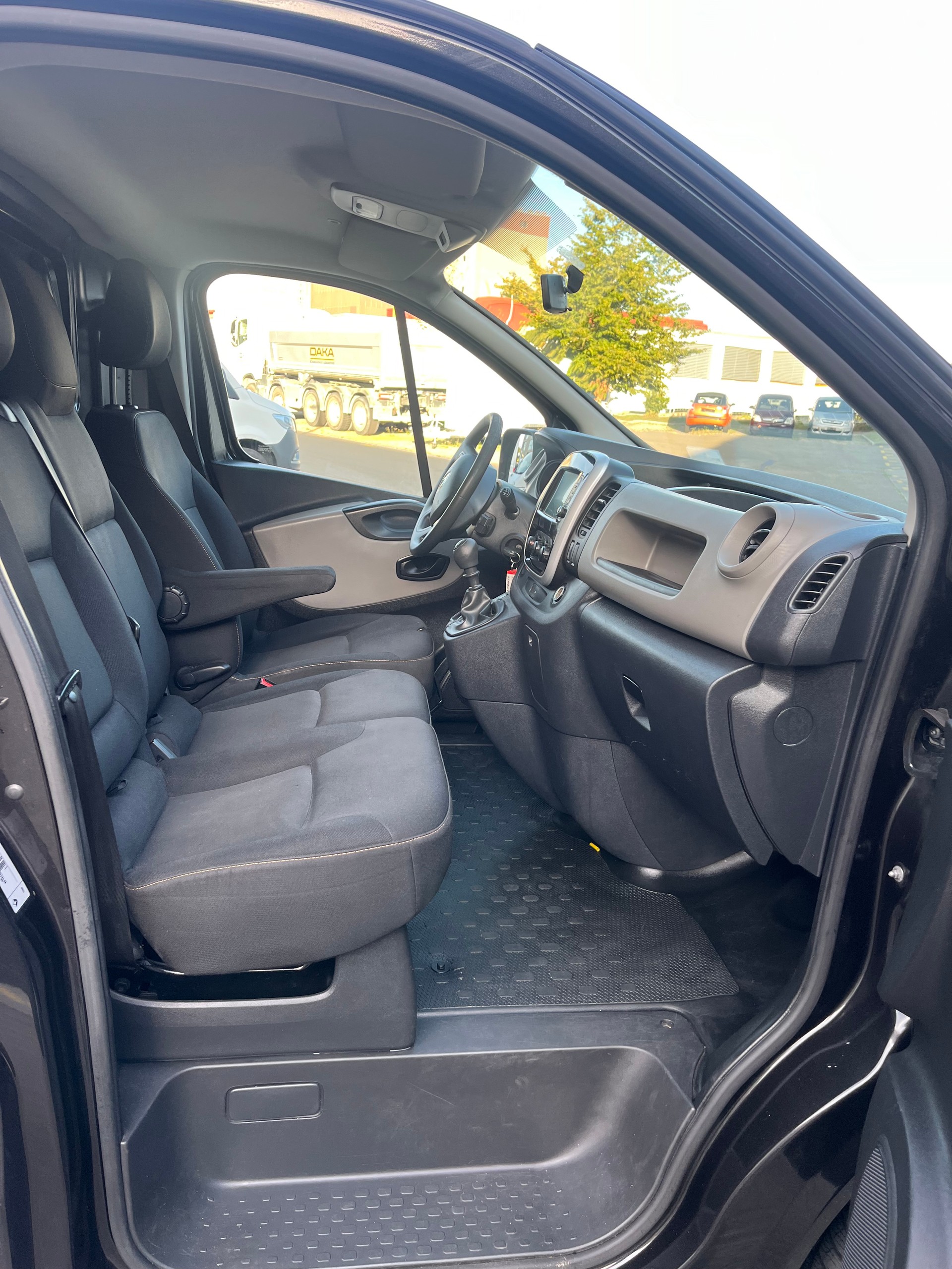 RENAULT Trafic 1.6 dCi 120 2.9t Acces L1H1-image-5