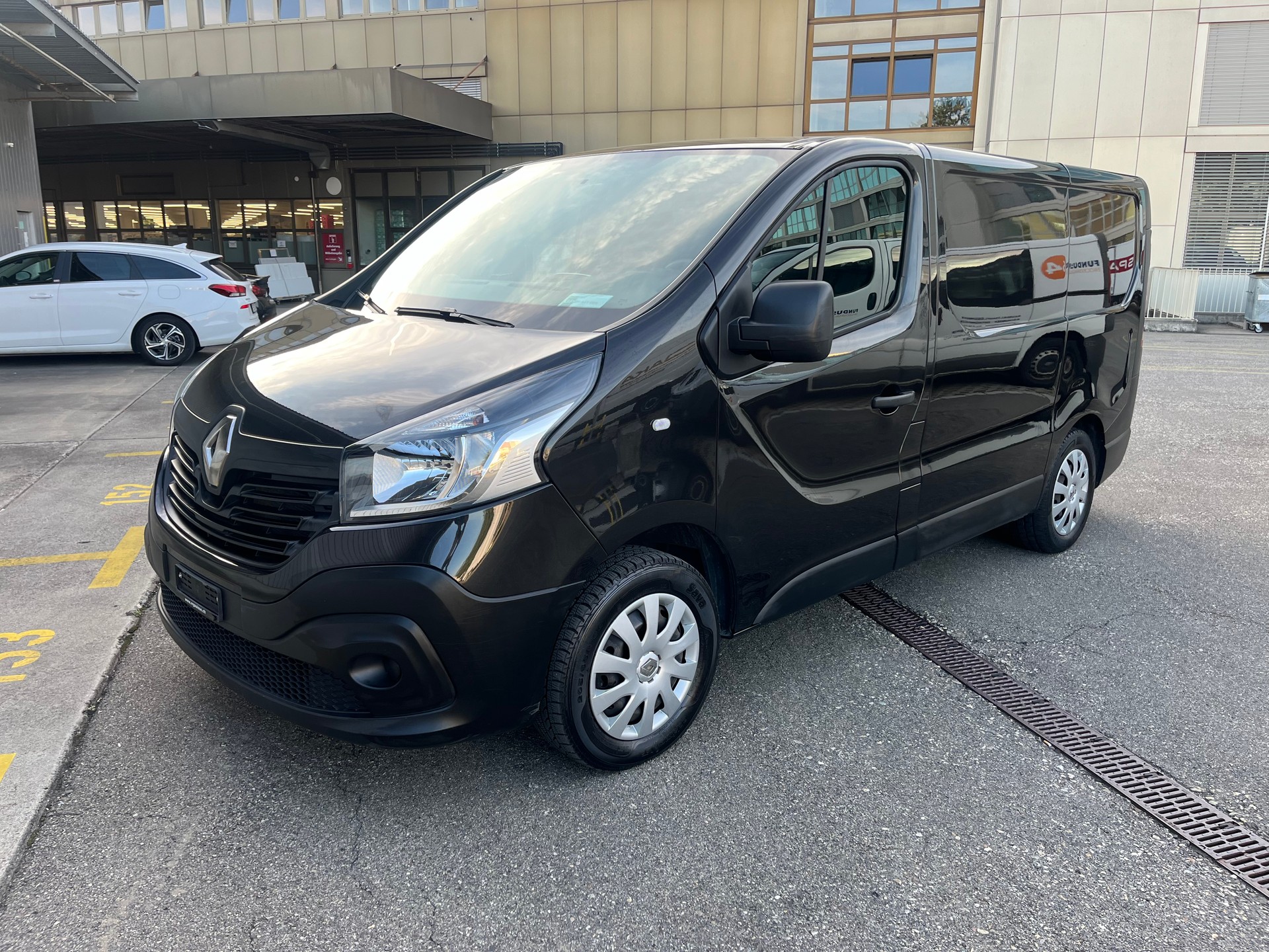 RENAULT Trafic 1.6 dCi 120 2.9t Acces L1H1-image-8