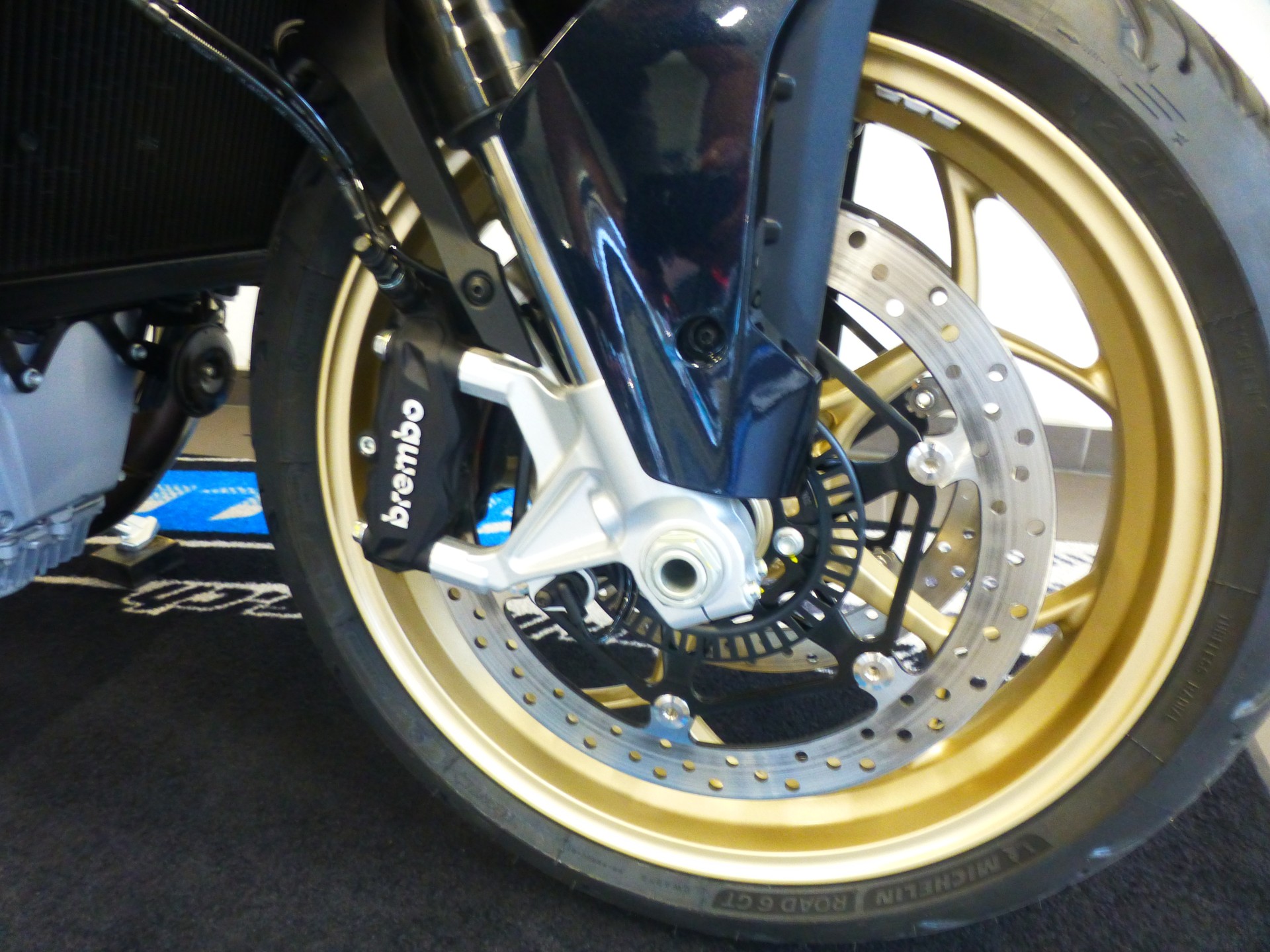 MOTO GUZZI V100 Mandello-image-4