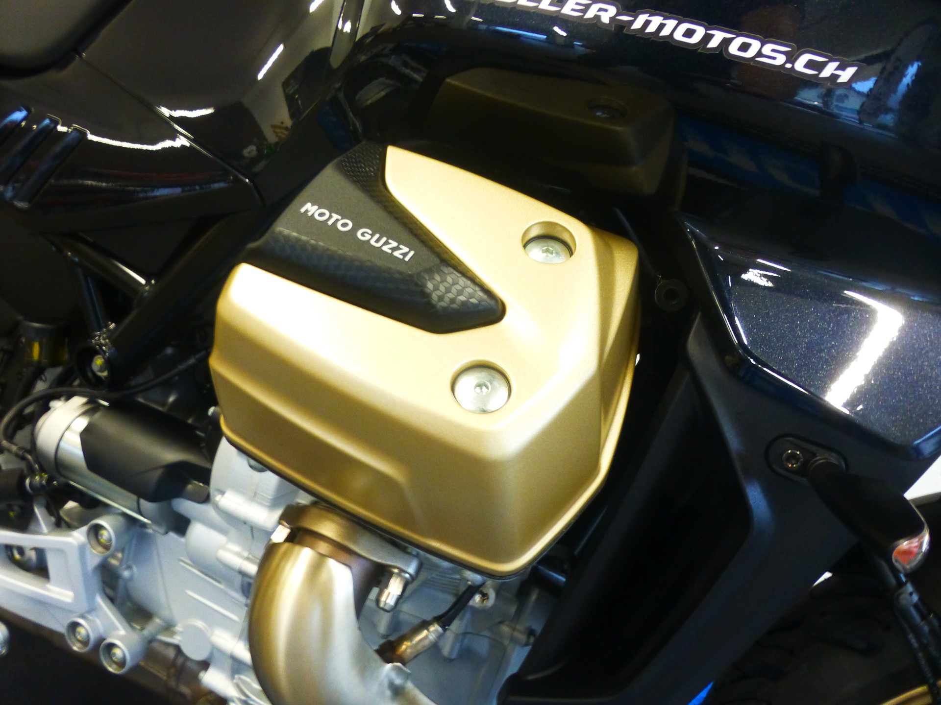 MOTO GUZZI V100 Mandello-image-5