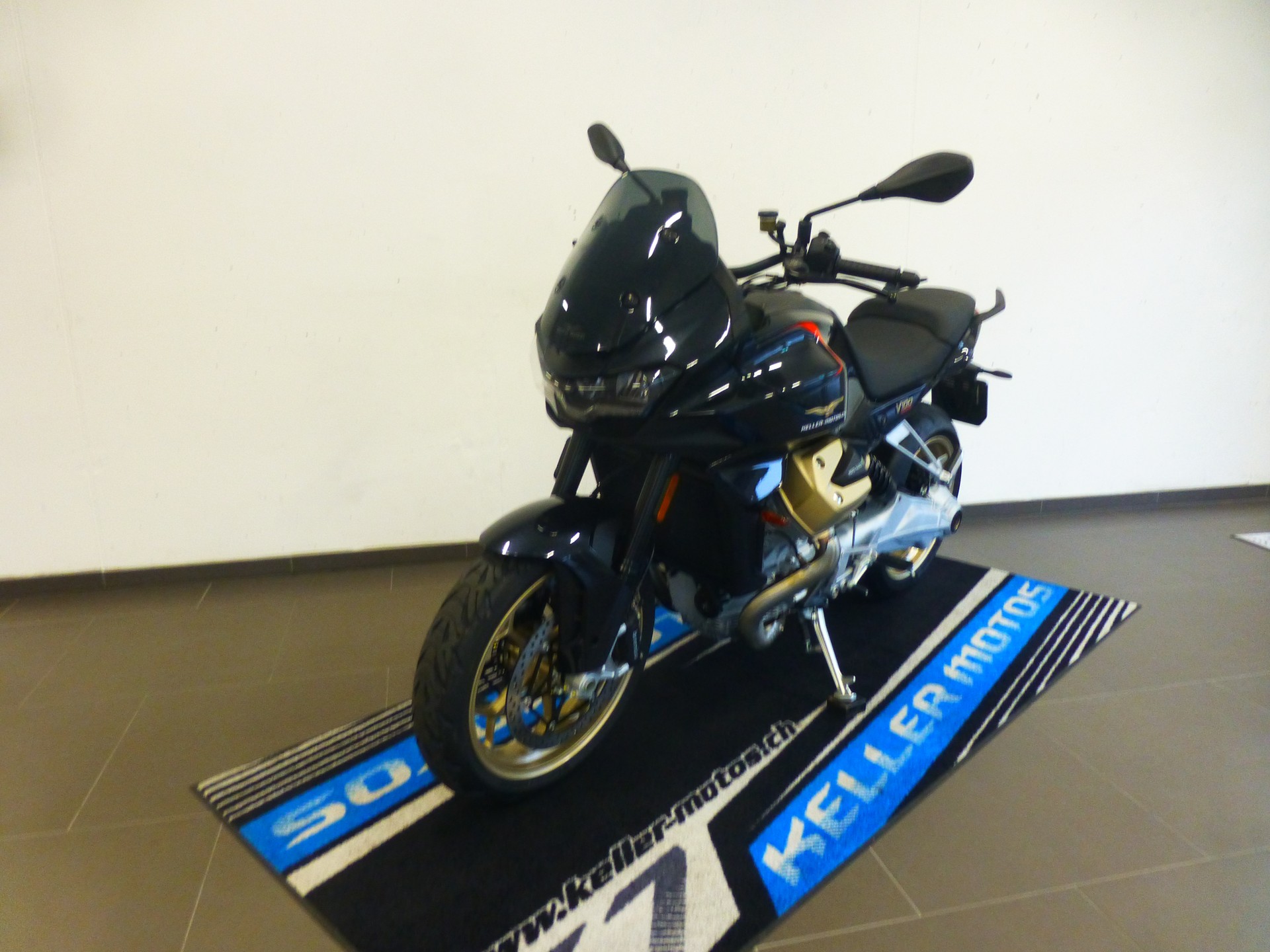 MOTO GUZZI V100 Mandello-image-9