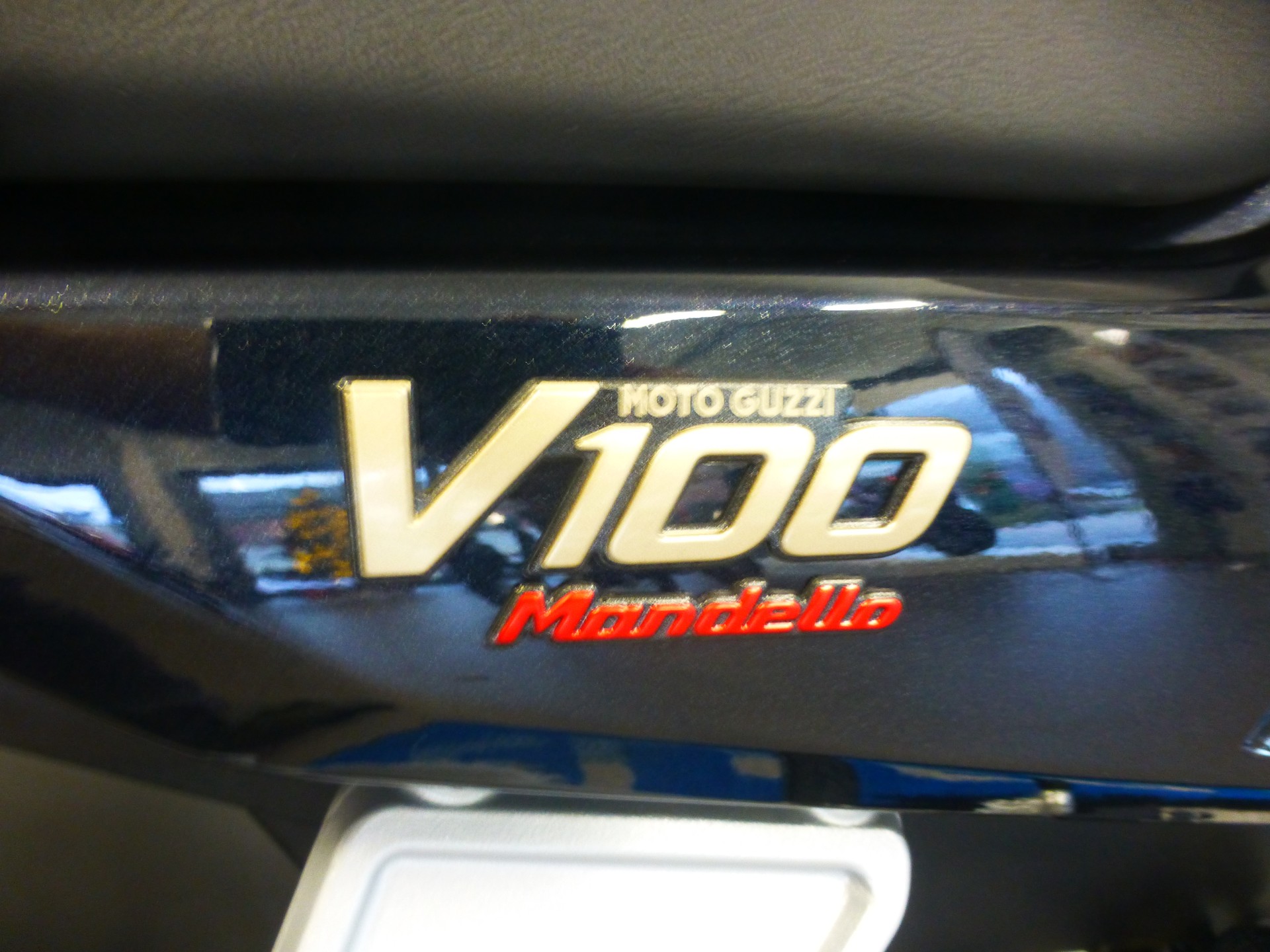 MOTO GUZZI V100 Mandello-image-13