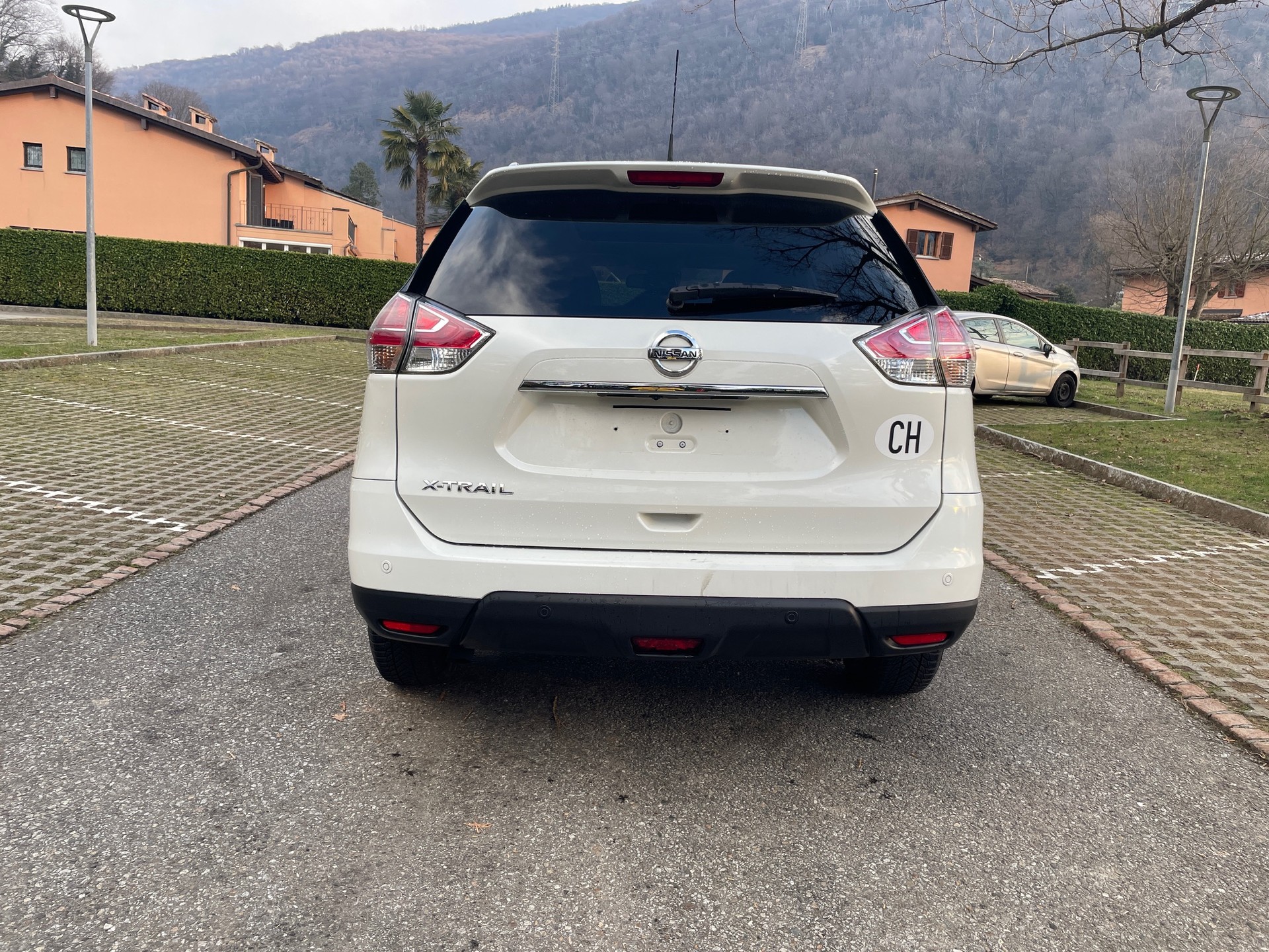 NISSAN X-Trail 2.0 dCi Swiss Ed. Xtronic CVT ALL-MODE 4x4-image-2