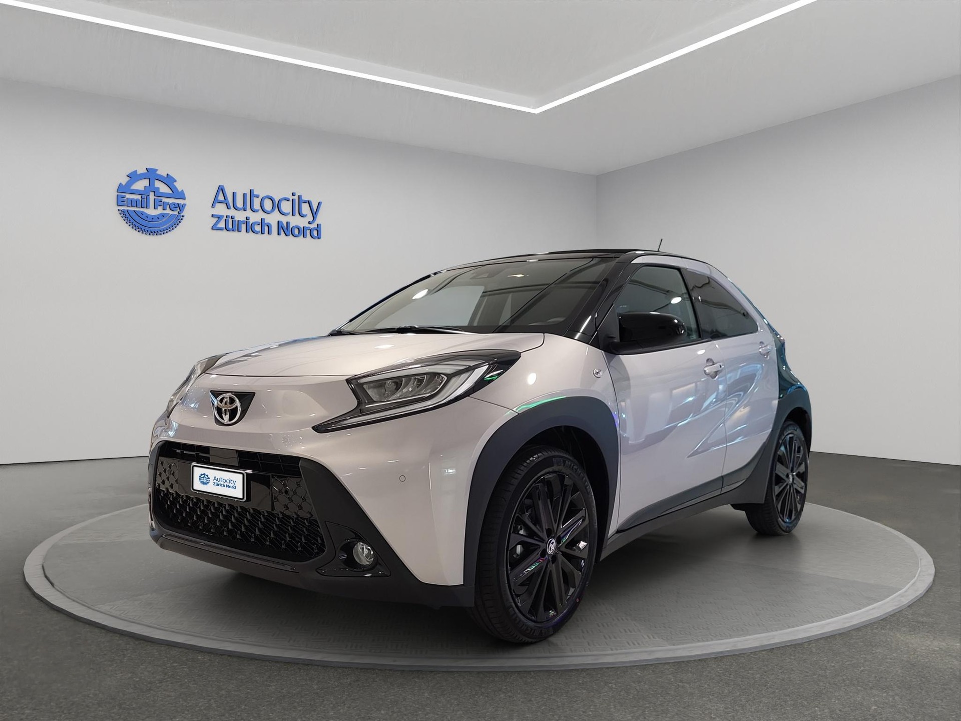 TOYOTA Aygo X 1.0 VVT-i JBL Edition-image-0