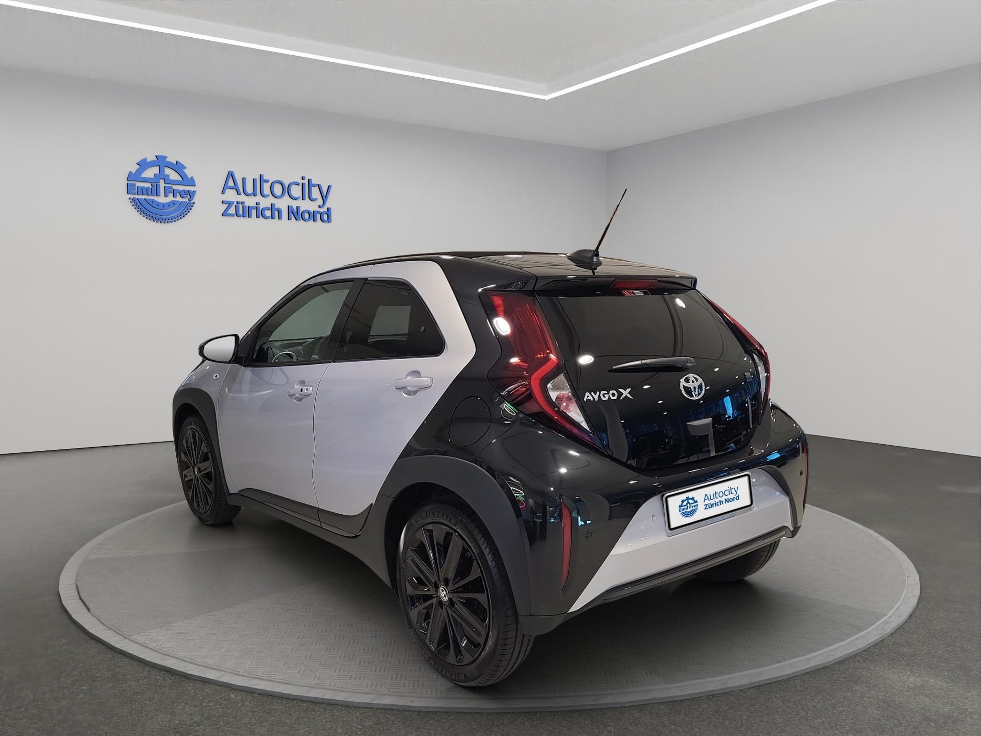 TOYOTA Aygo X 1.0 VVT-i JBL Edition-image-3