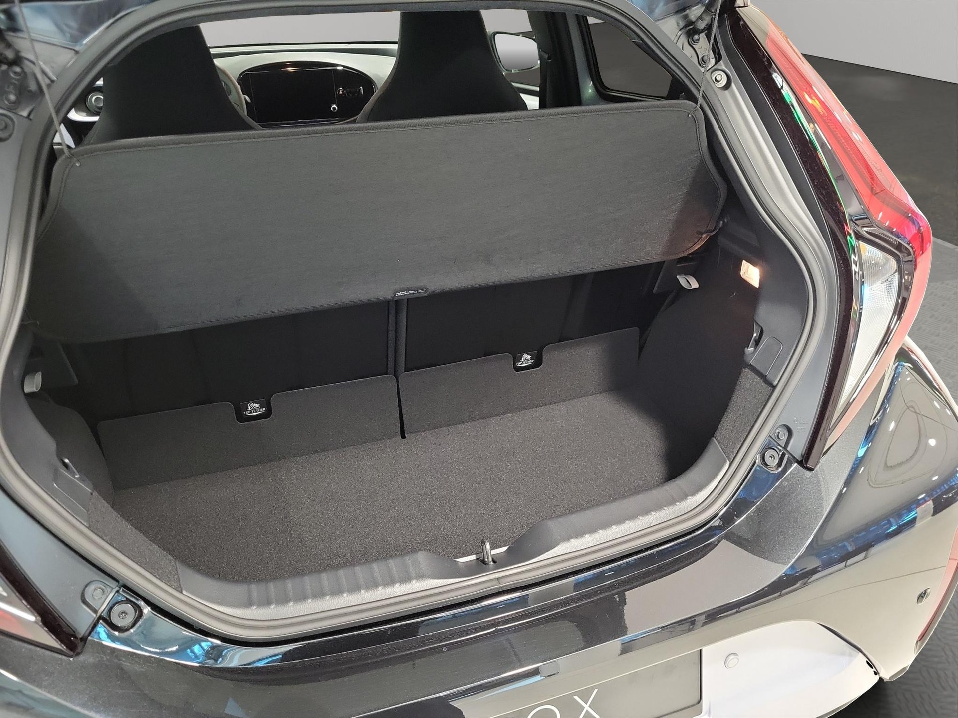 TOYOTA Aygo X 1.0 VVT-i JBL Edition-image-13