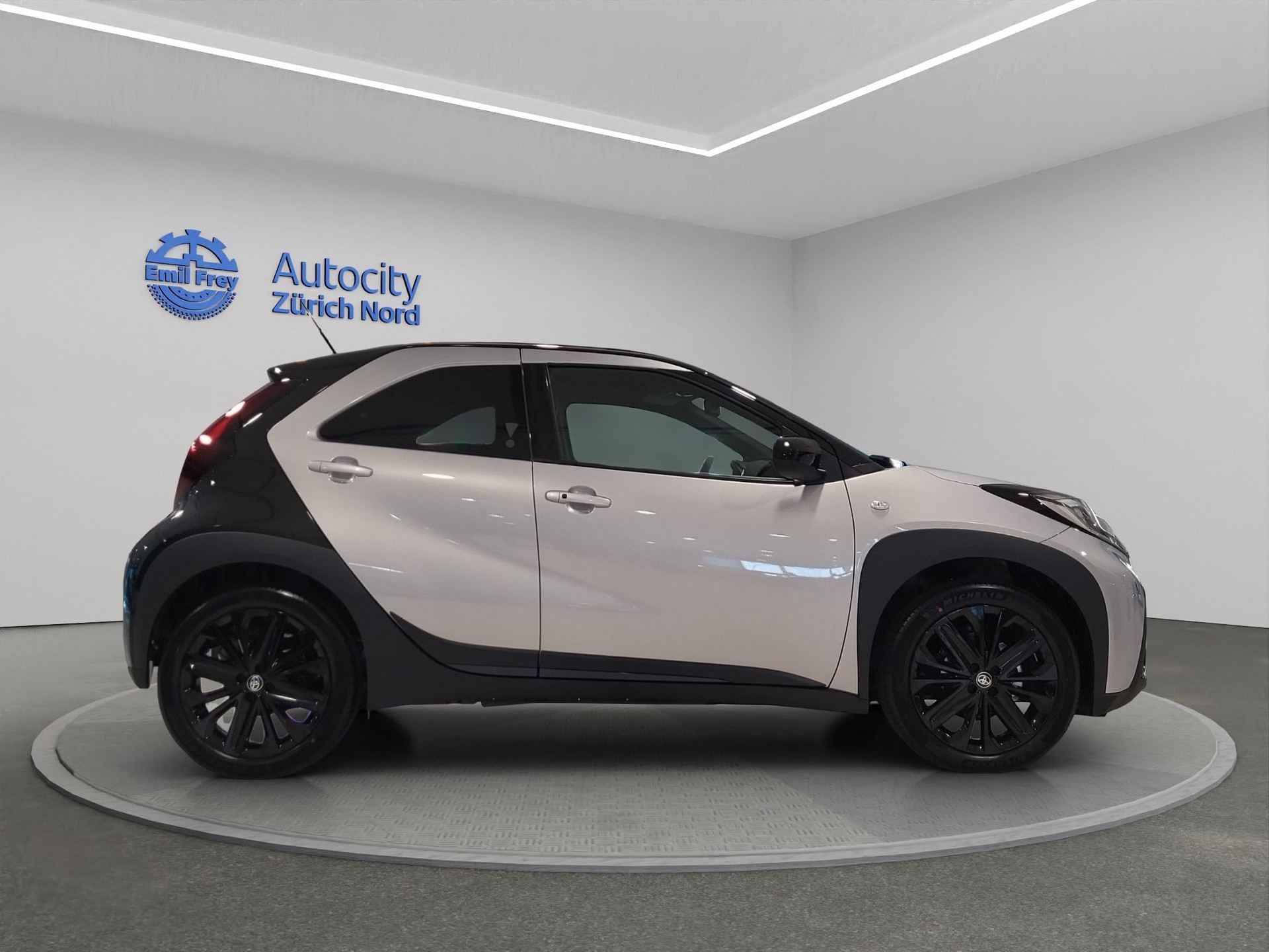 TOYOTA Aygo X 1.0 VVT-i JBL Edition-image-5