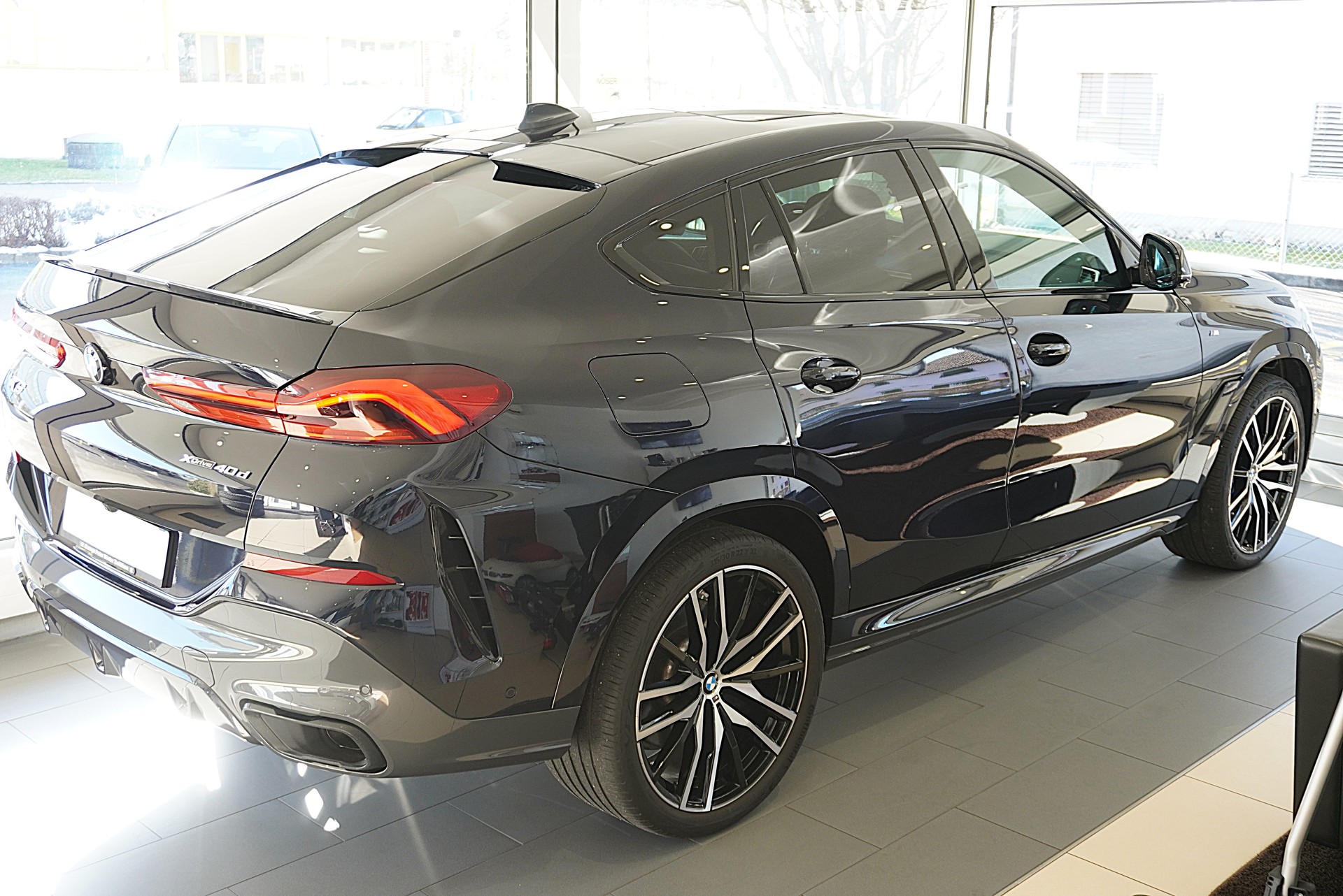 BMW X6 xDrive 48V 40d Steptronic M Sport-image-4