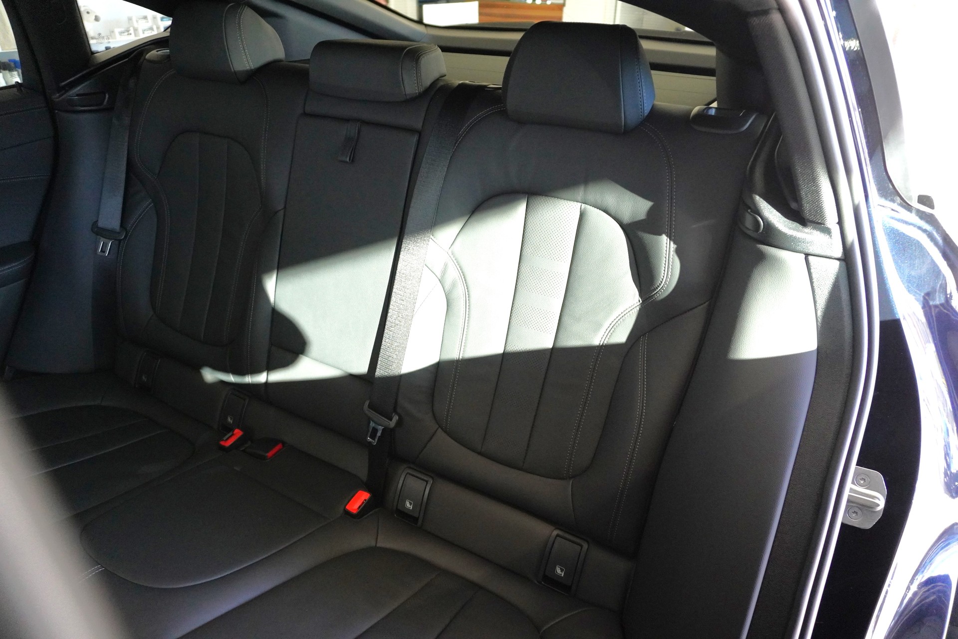 BMW X6 xDrive 48V 40d Steptronic M Sport-image-18