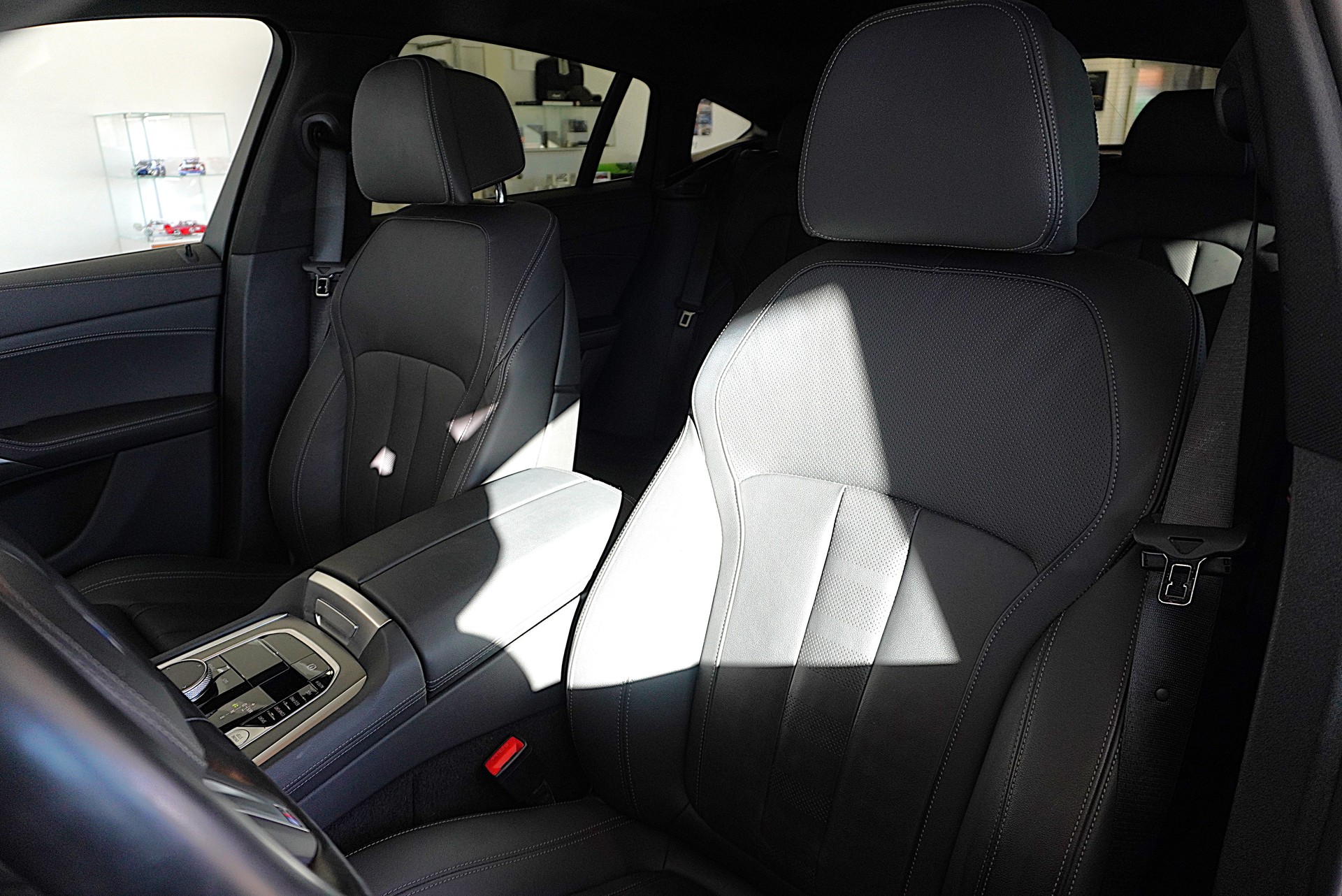 BMW X6 xDrive 48V 40d Steptronic M Sport-image-13
