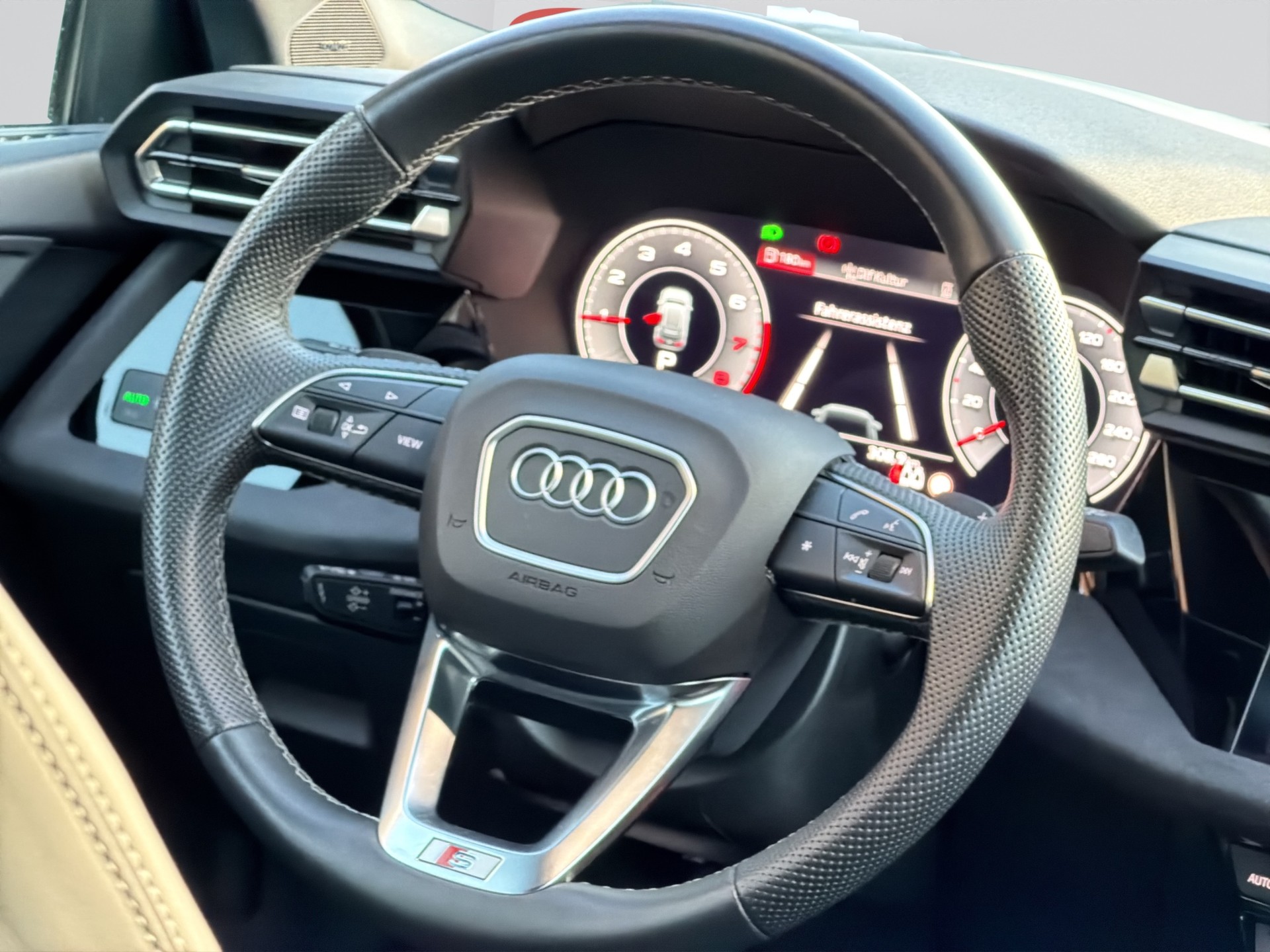 AUDI A3 allstreet 35 TFSI S line Black Edition S-tronic-image-11