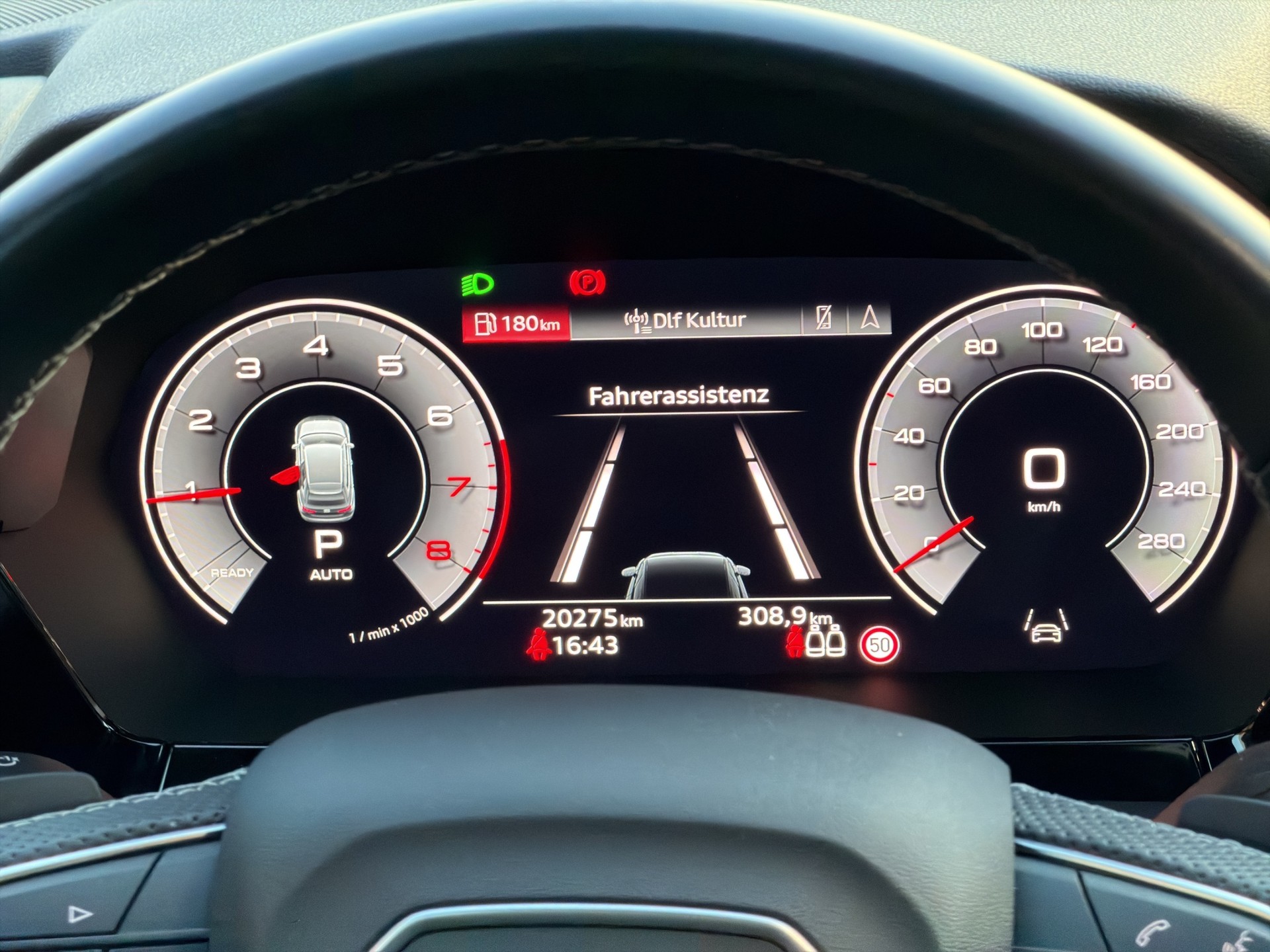 AUDI A3 allstreet 35 TFSI S line Black Edition S-tronic-image-12